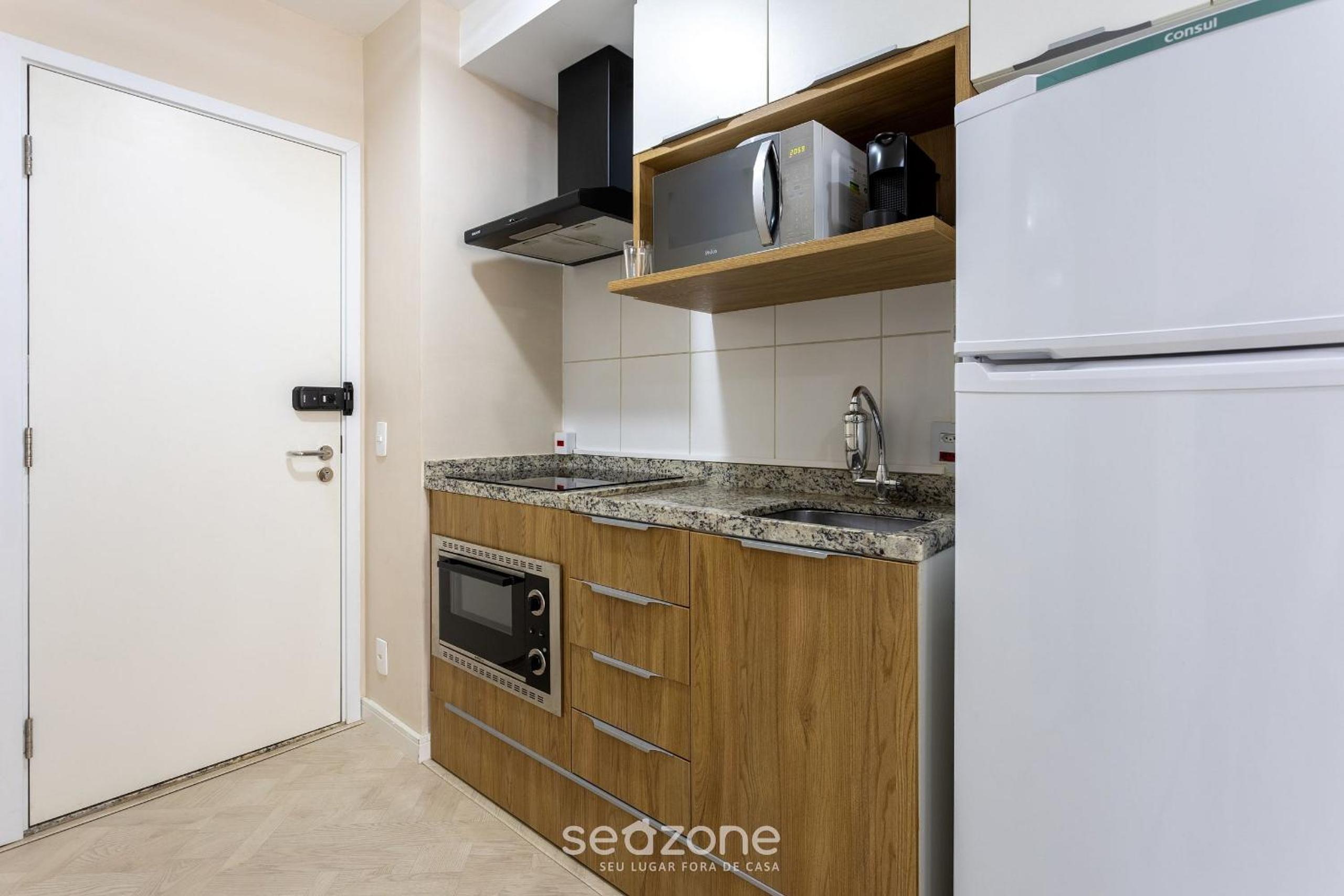 Studio with balcony 500m from the Metro - MOP0103