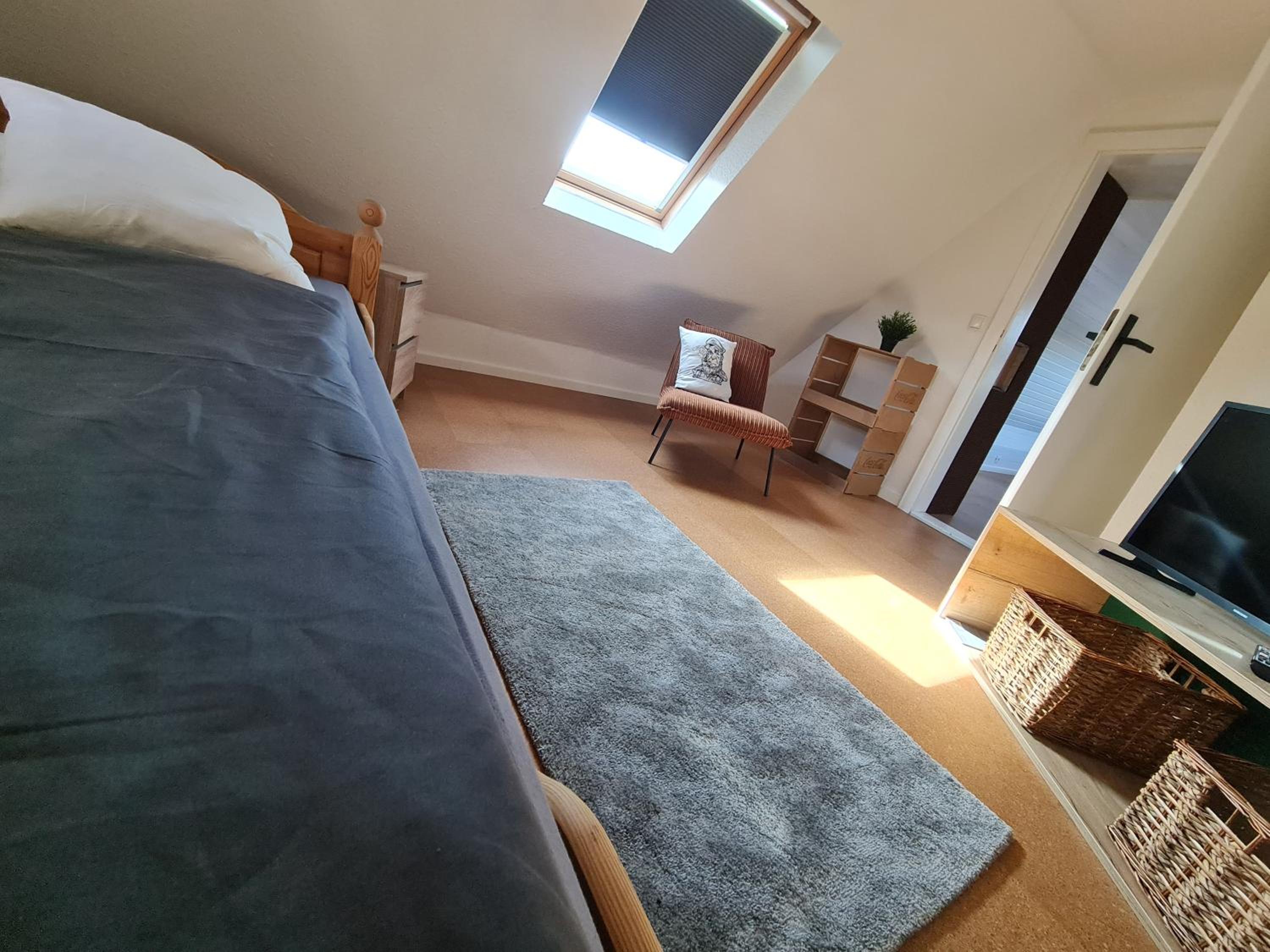 Große 4-Personen-Wohnung mit 3 Schlafzimmern & Parkplatz ruhig gelegen