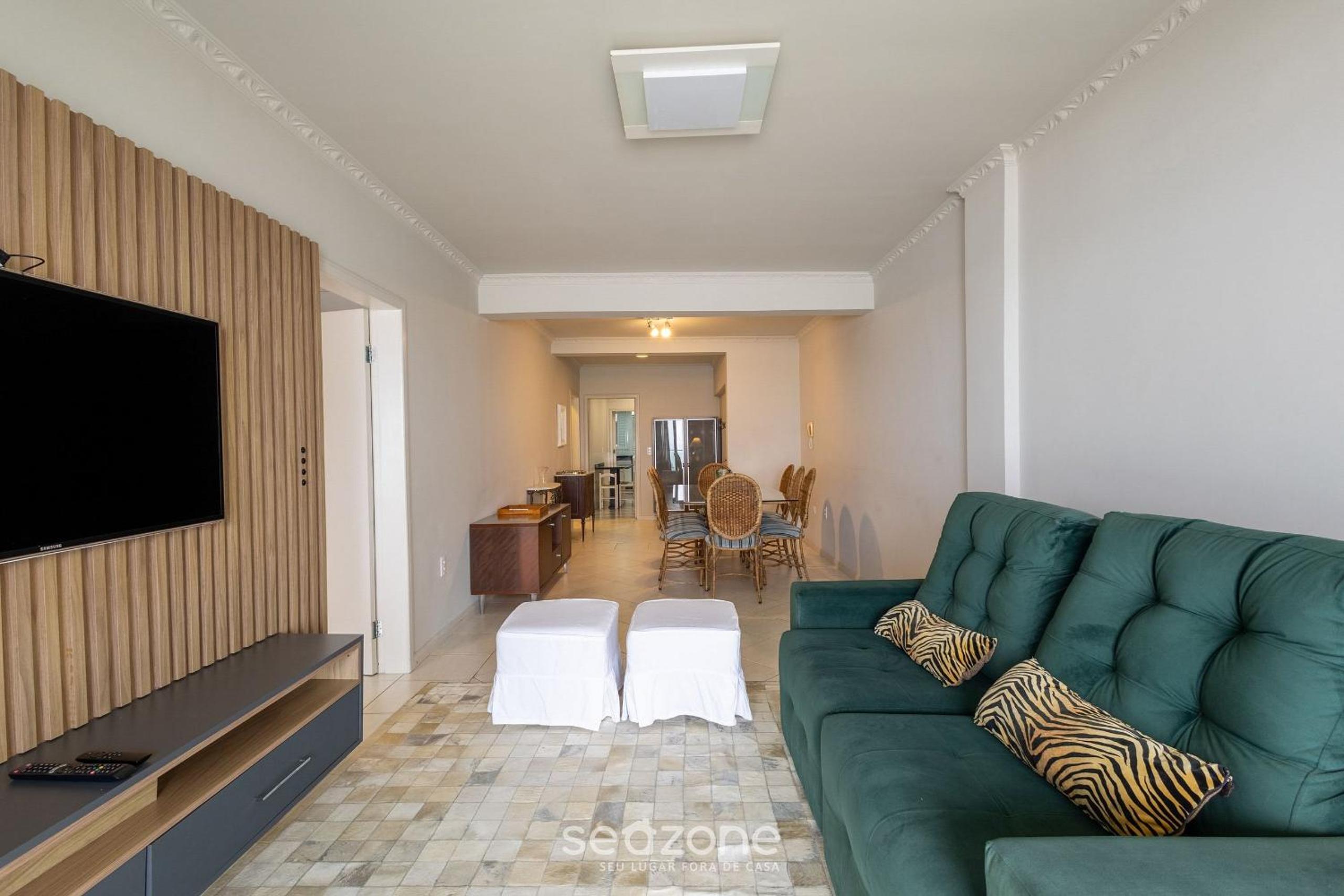 Apt w/ balcony and oceanfront view in BC - IPC0902