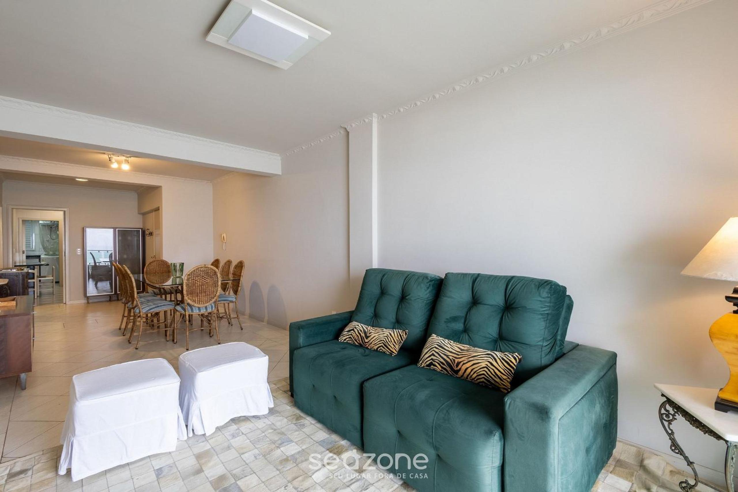 Apt w/ balcony and oceanfront view in BC - IPC0902