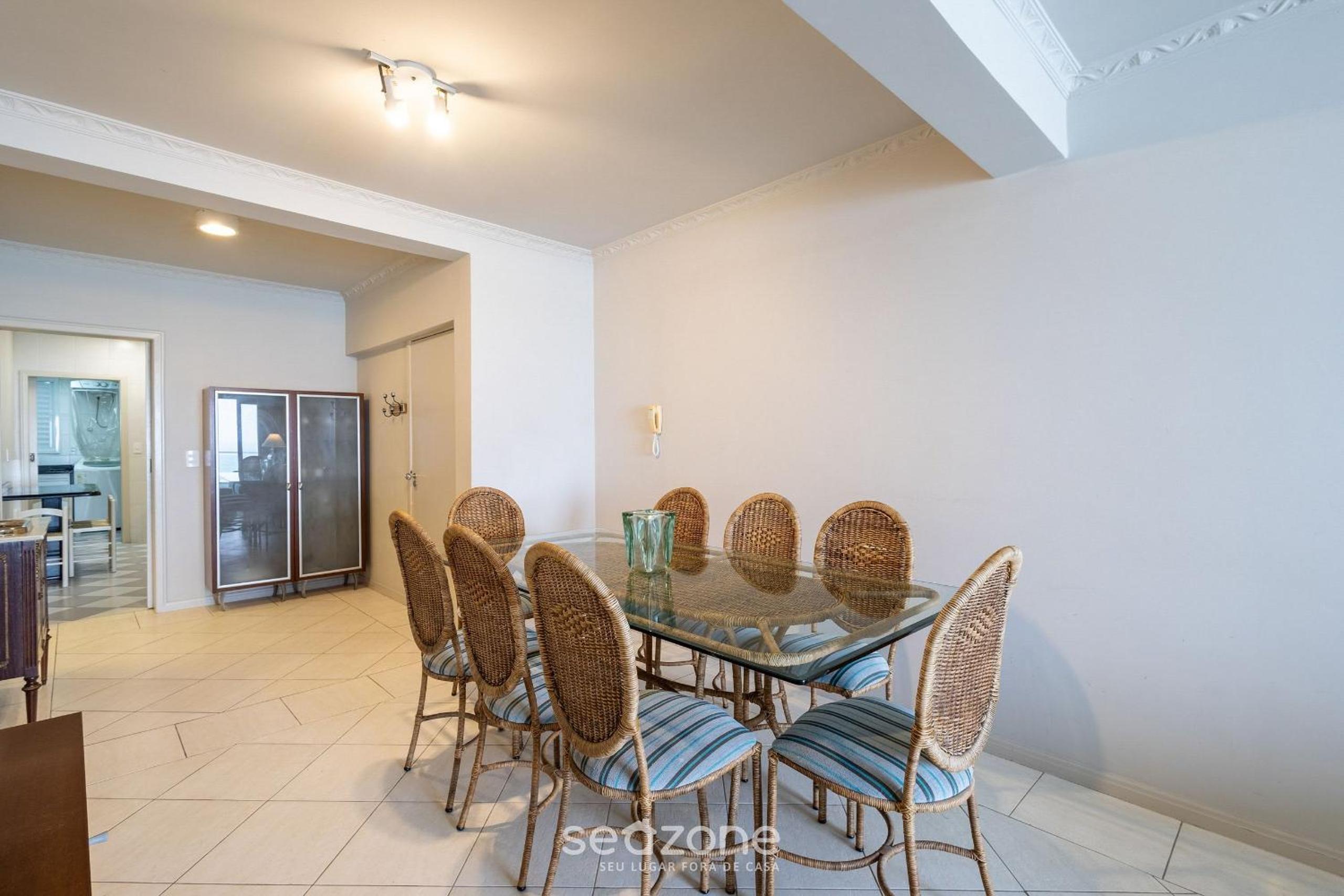 Apt w/ balcony and oceanfront view in BC - IPC0902