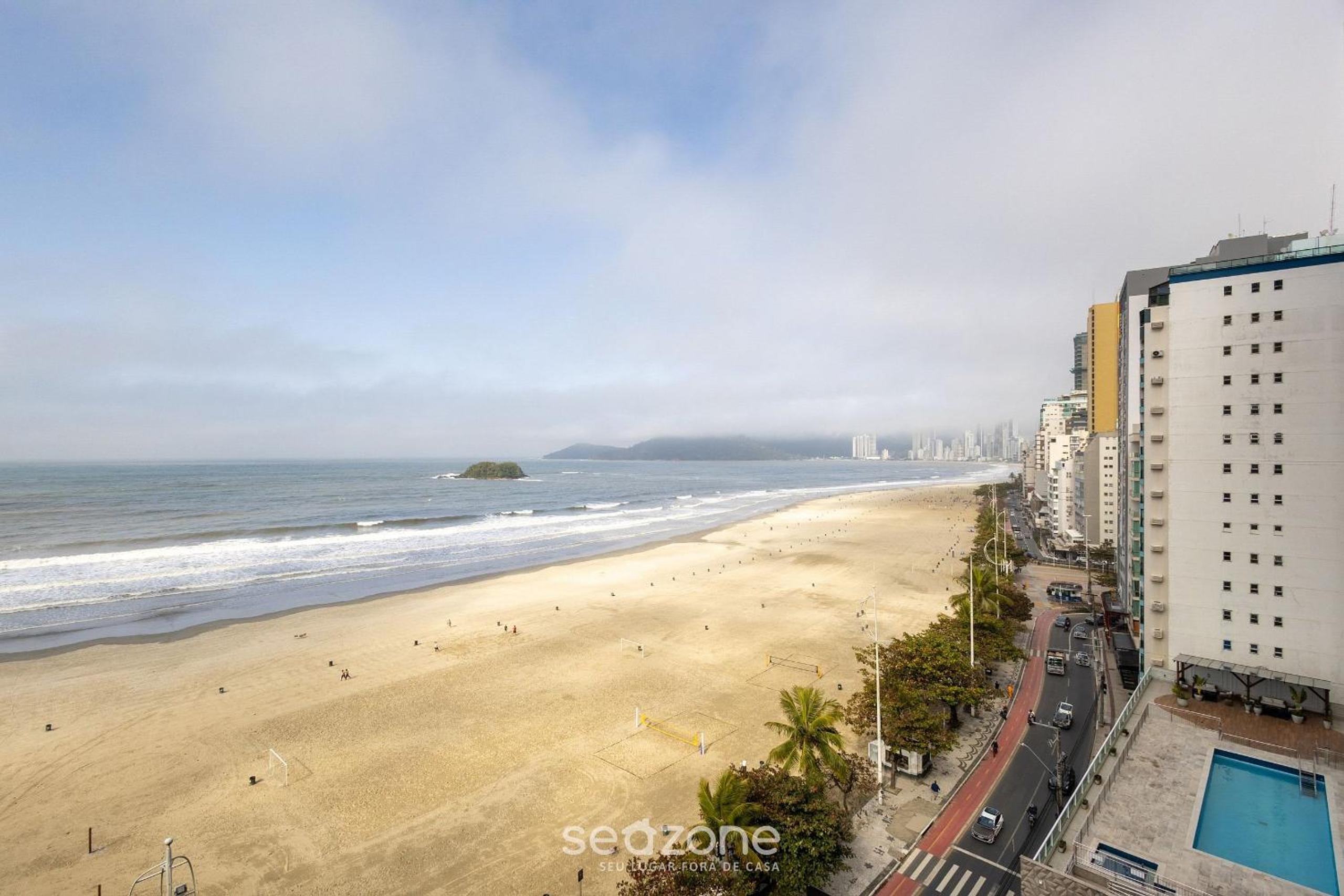 Apt w/ balcony and oceanfront view in BC - IPC0902