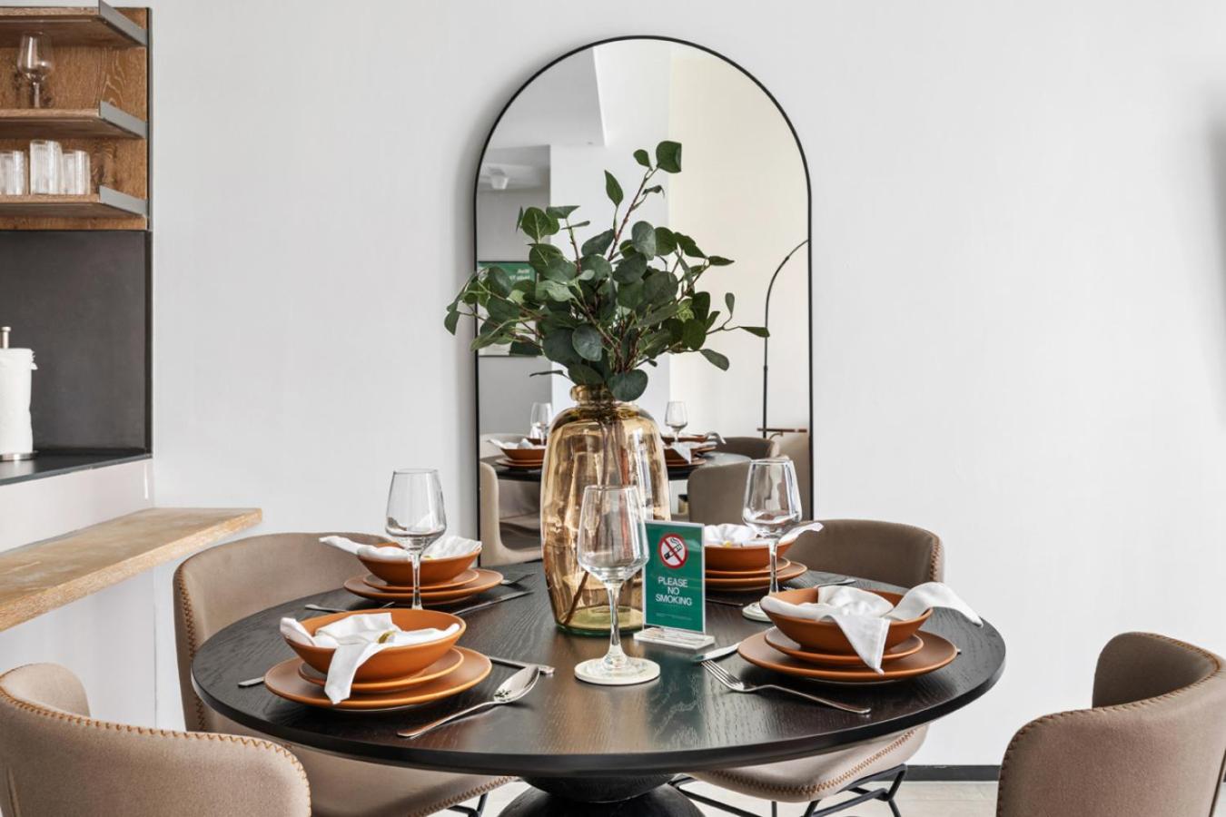 Stylish 1BR with Work Desk, Pool and Gym