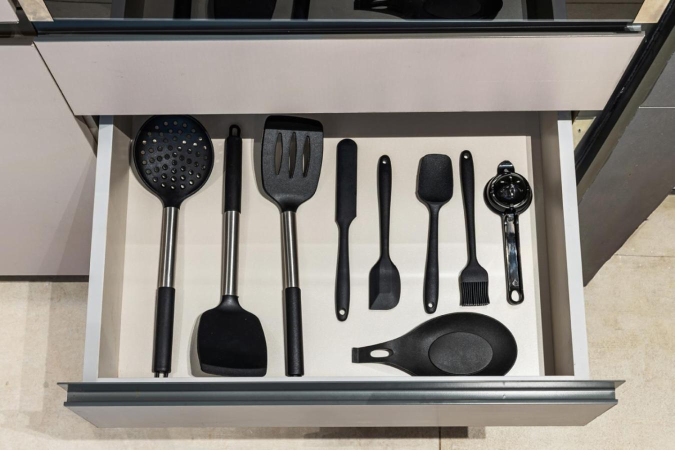 Stylish 1BR with Work Desk, Pool and Gym