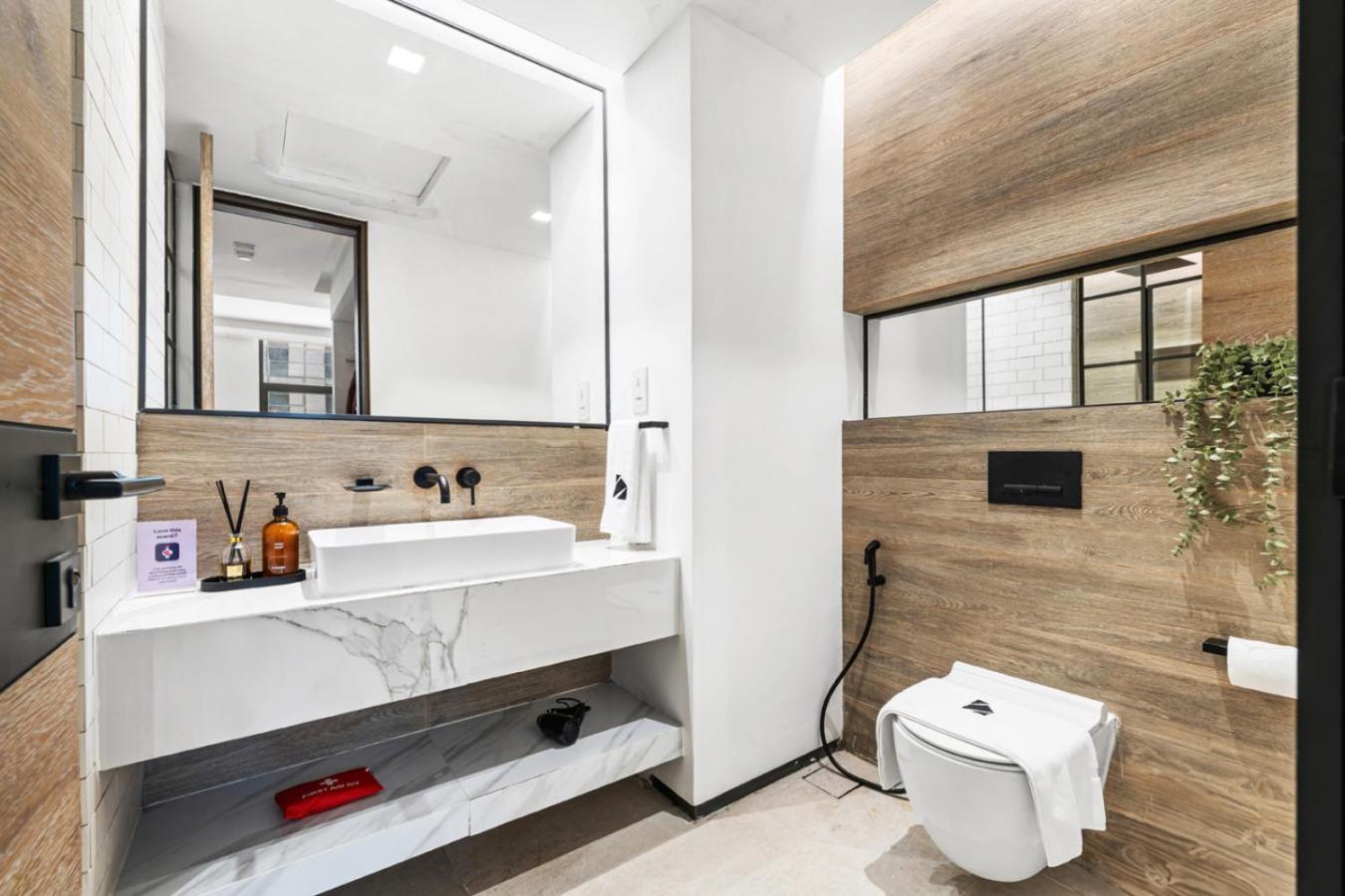 Stylish 1BR with Work Desk, Pool and Gym