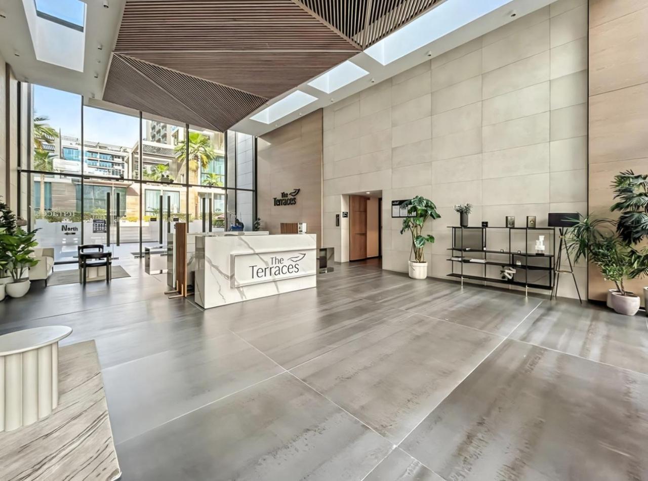 Stylish 1BR with Work Desk, Pool and Gym