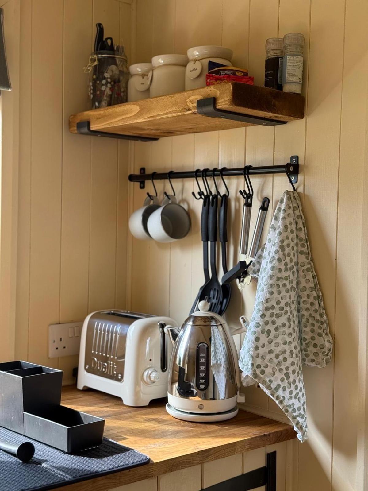 Cosy Shepherd Hut