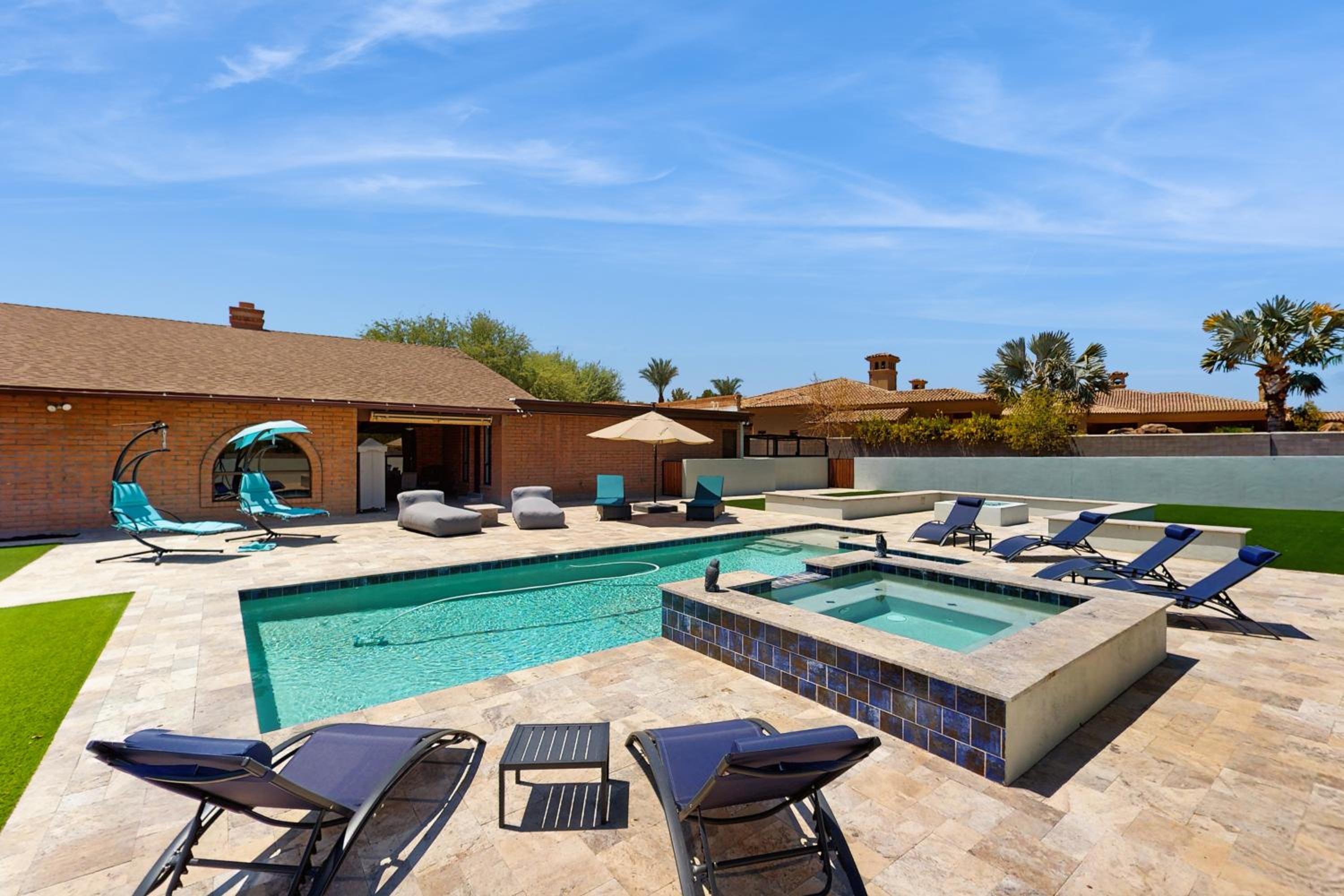 Practice Putts and Lounge Poolside! Scottsdale Home