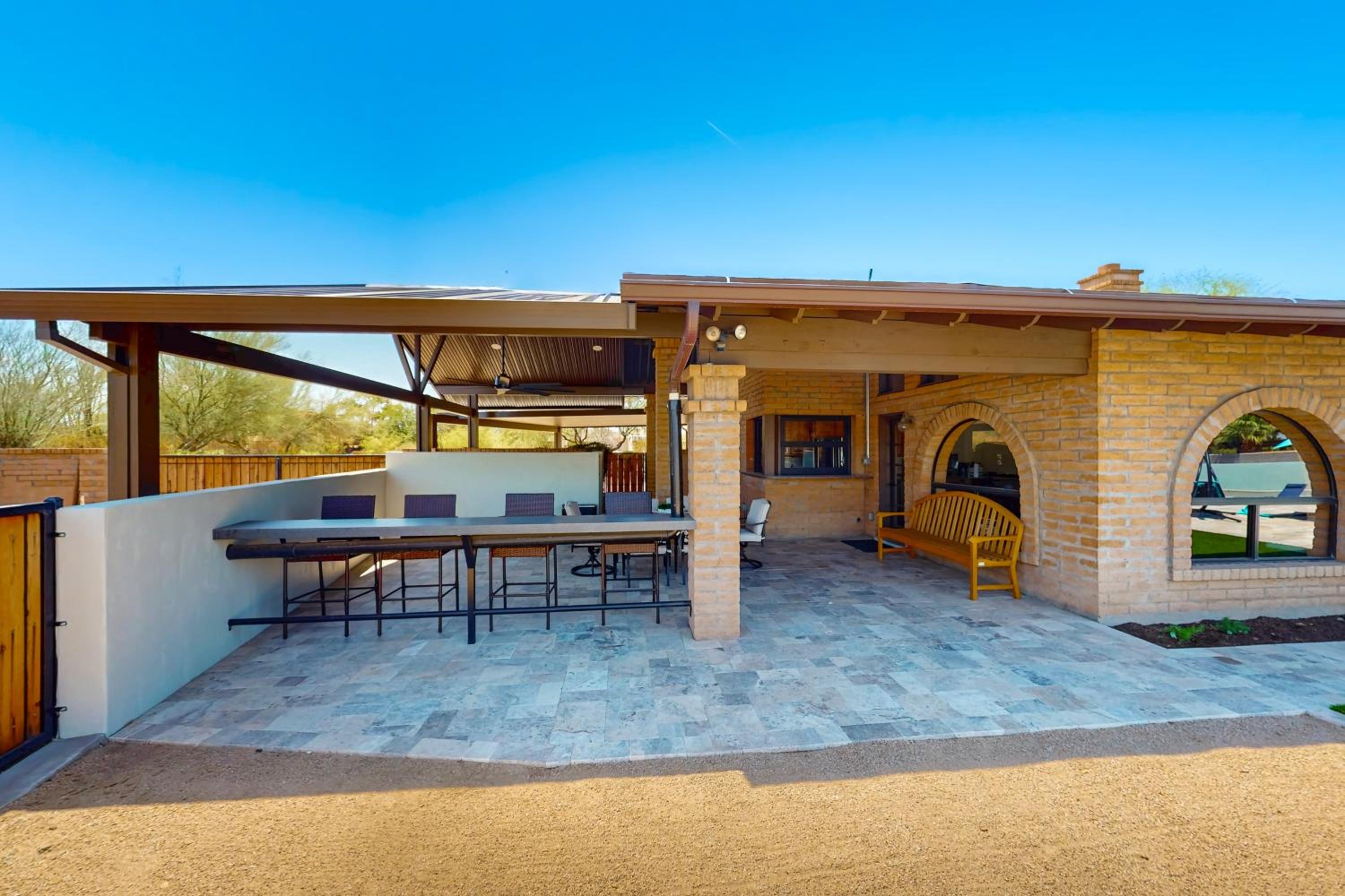 Practice Putts and Lounge Poolside! Scottsdale Home