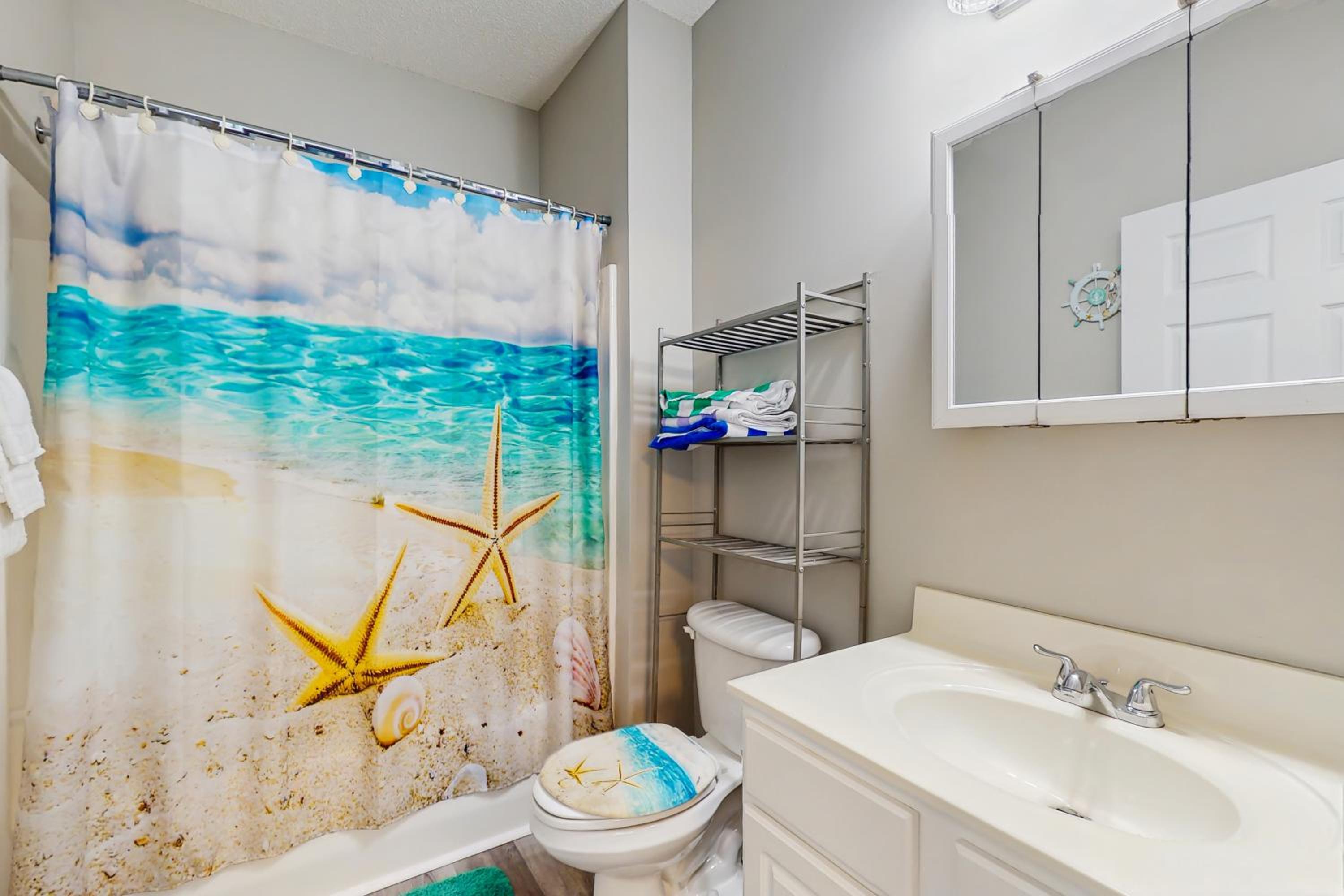 Pool and Tennis! Updated Barefoot Resort Condo