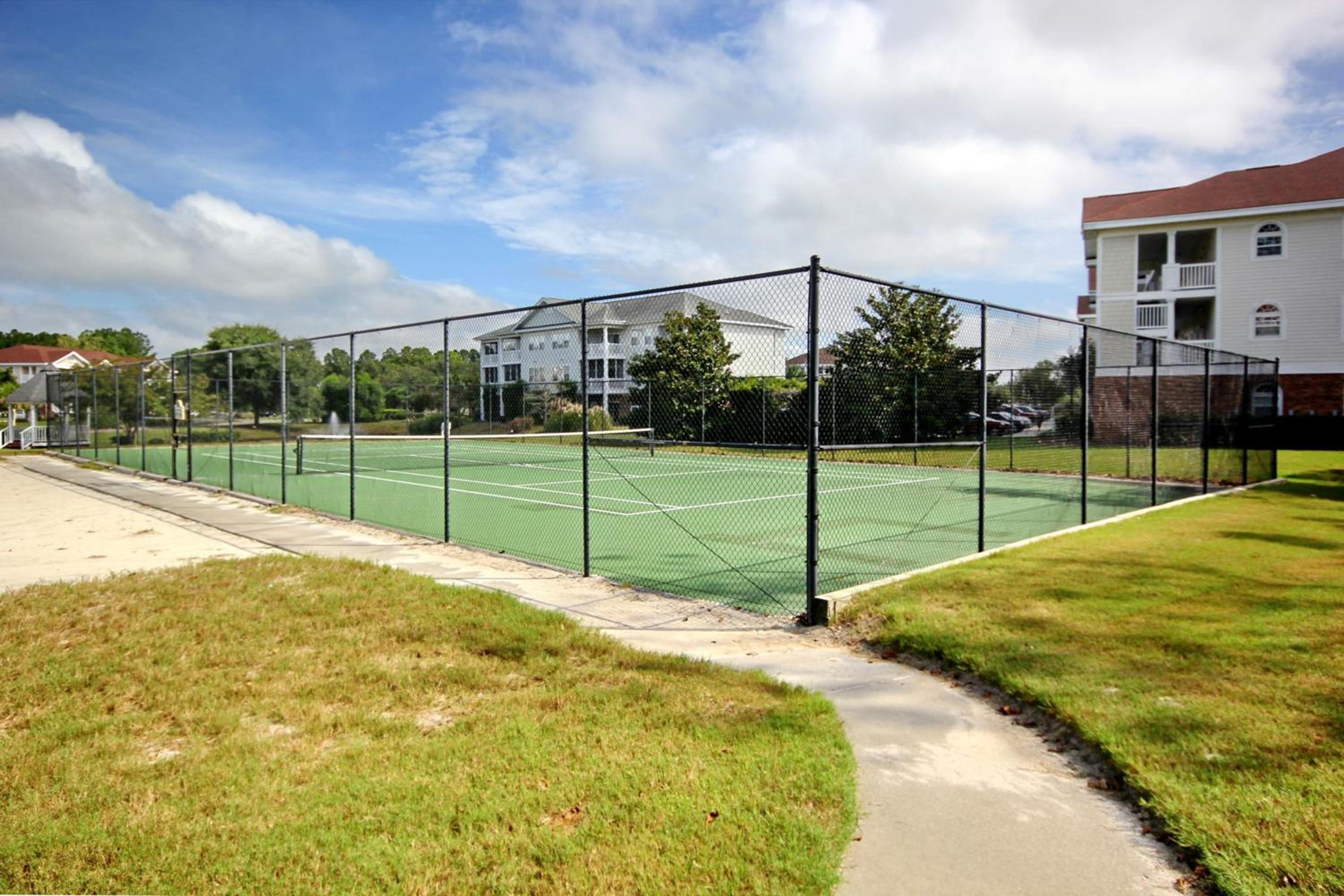 Pool and Tennis! Updated Barefoot Resort Condo