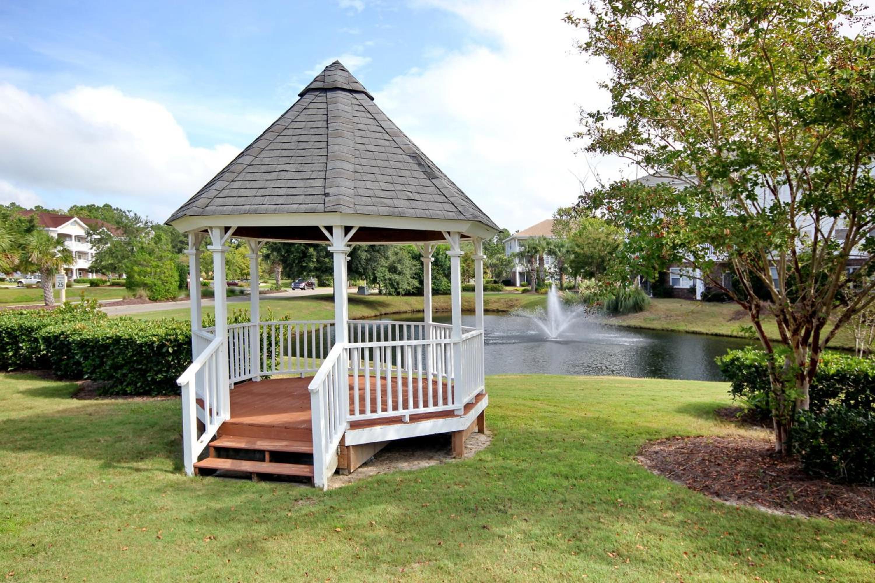 Pool and Tennis! Updated Barefoot Resort Condo