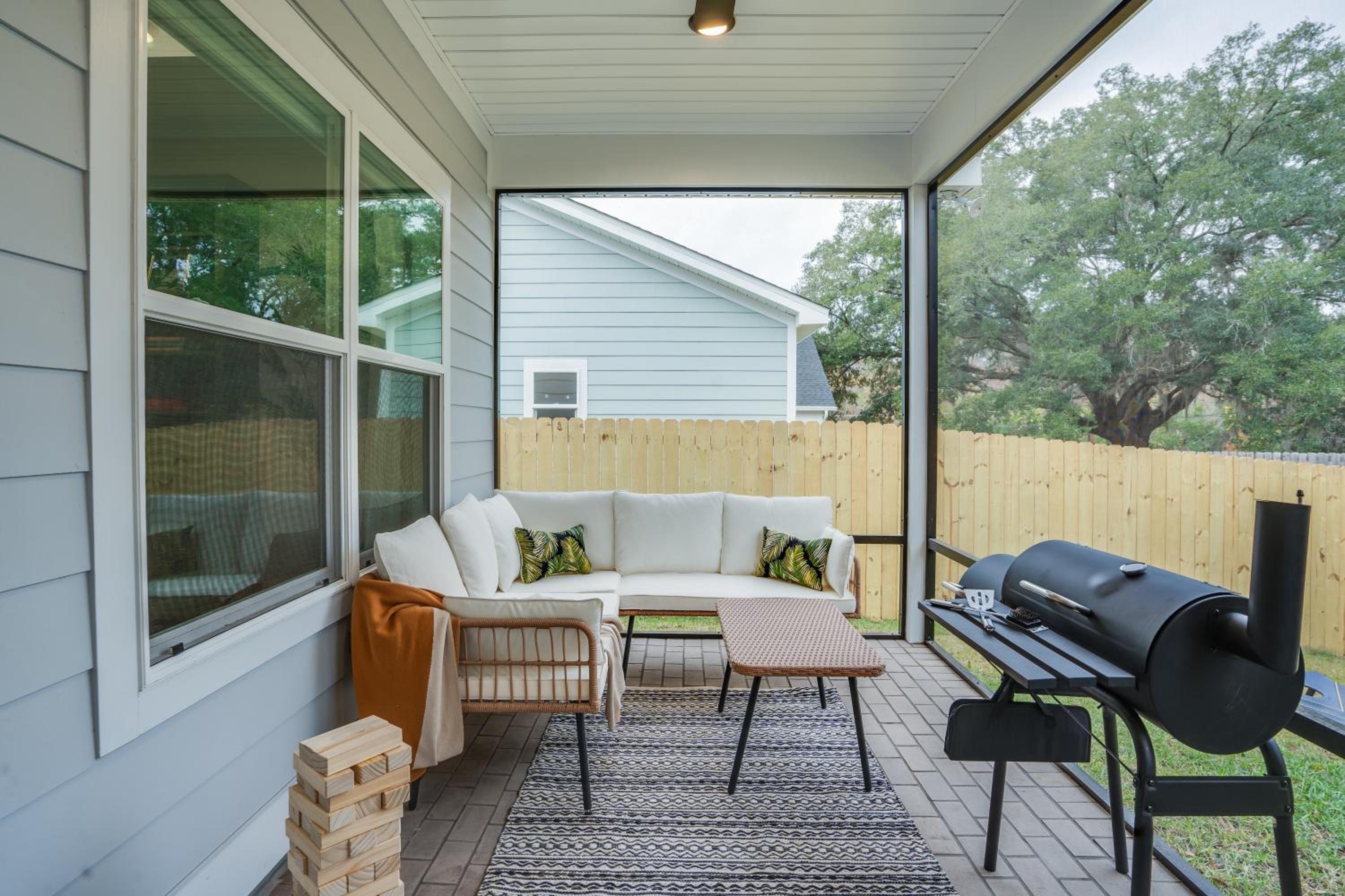 Tally Cozy Craftsman Near Football Parks Lake & Airport