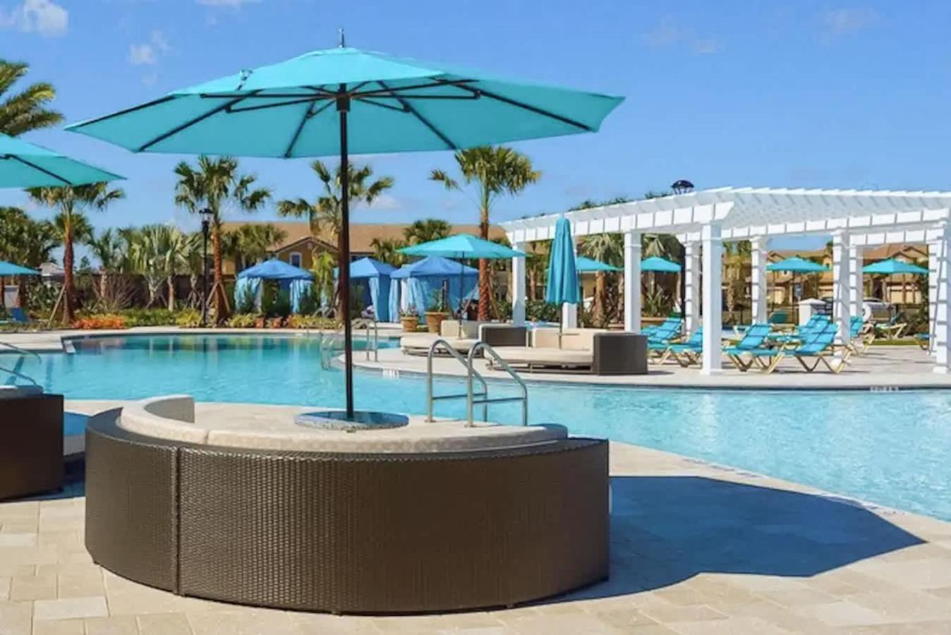 Upstay- Family Villa for 12 w Pool Games & BBQ