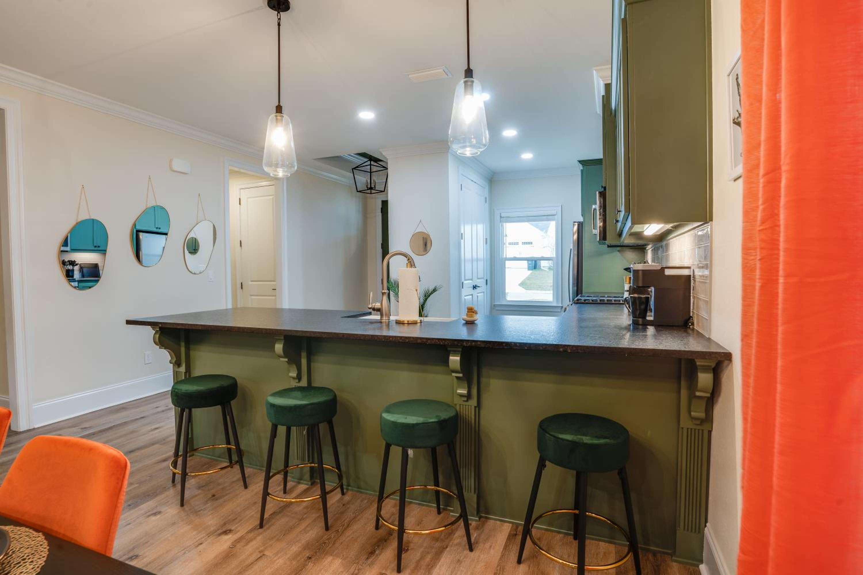 Tally Cozy Craftsman Near Football Parks Lake & Airport