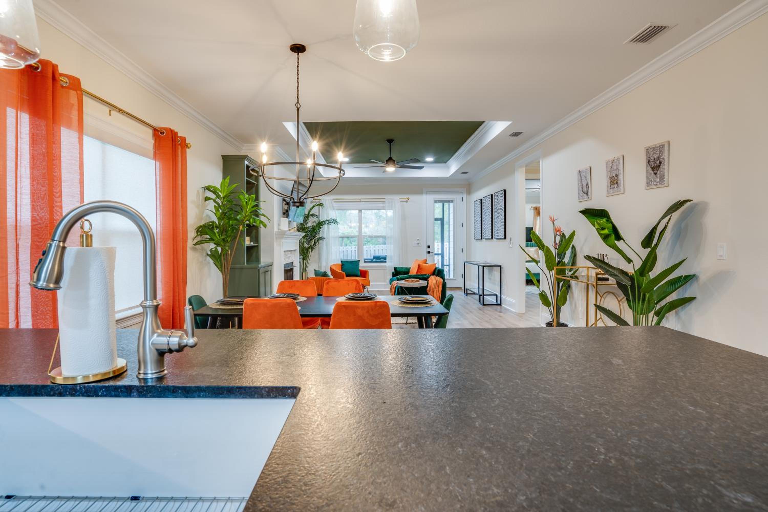 Tally Cozy Craftsman Near Football Parks Lake & Airport