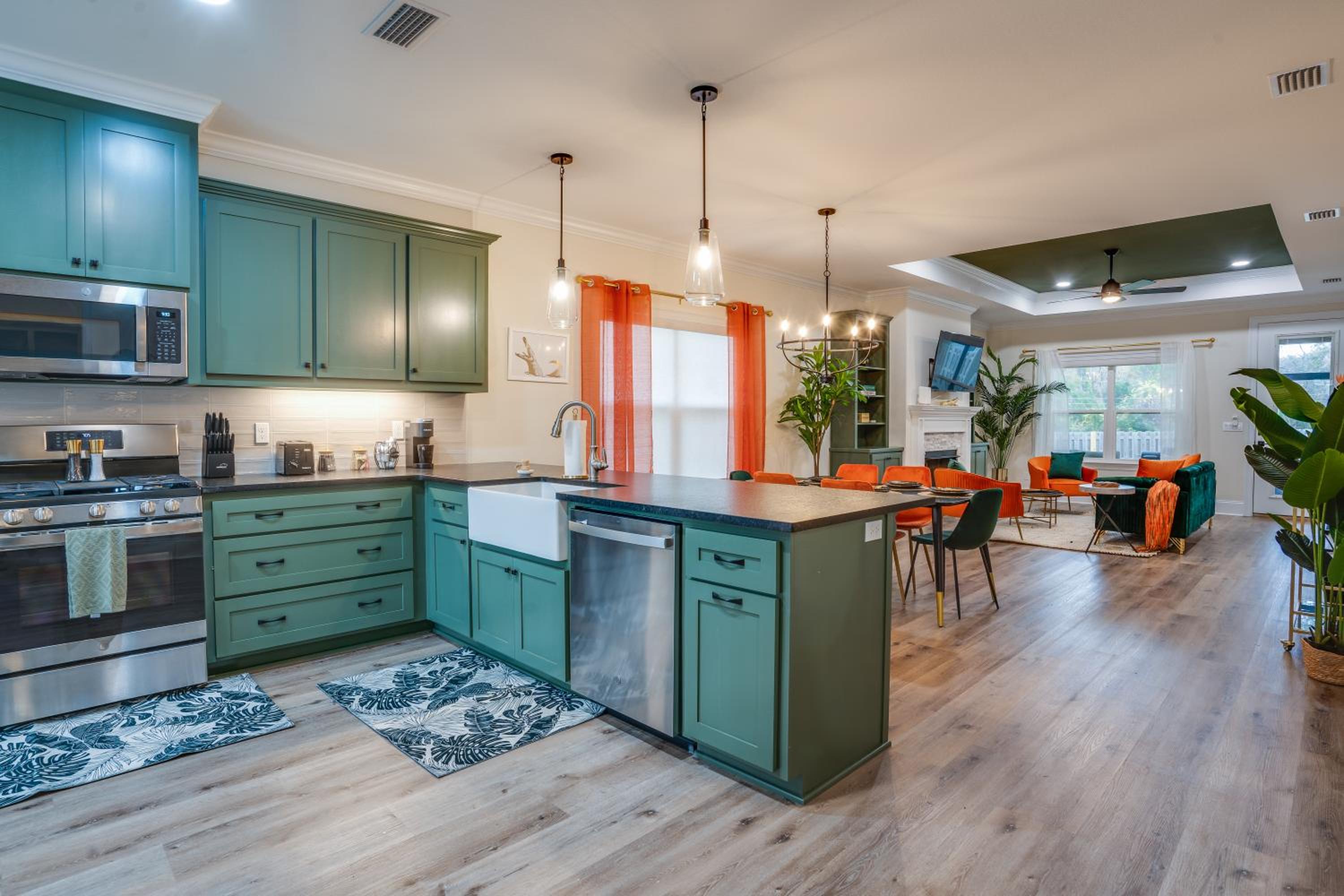 Tally Cozy Craftsman Near Football Parks Lake & Airport