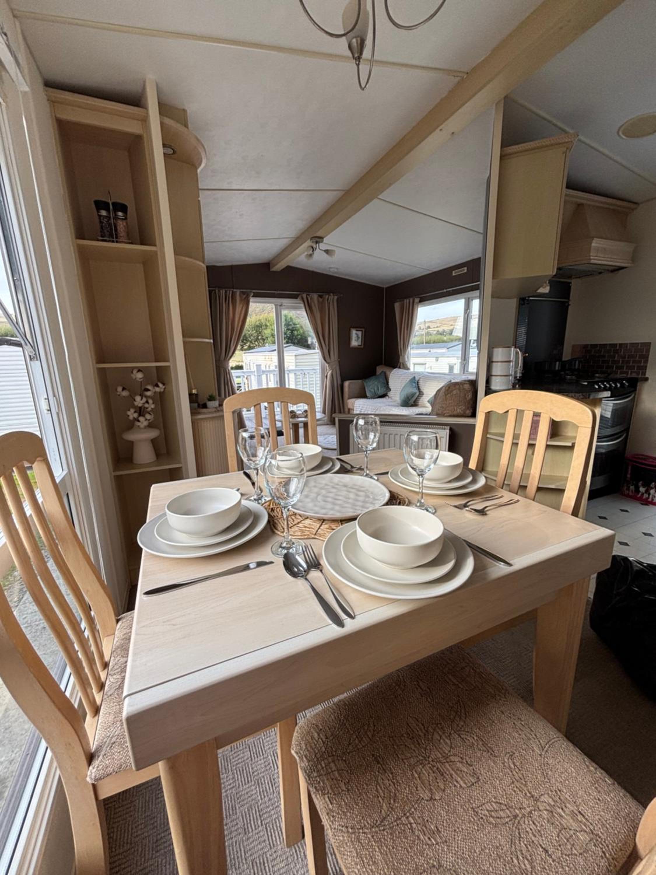 Welsh Bayview Retreat 2-Bed Caravan & 2-Bed Chalet at Clarach Bay Holiday Village