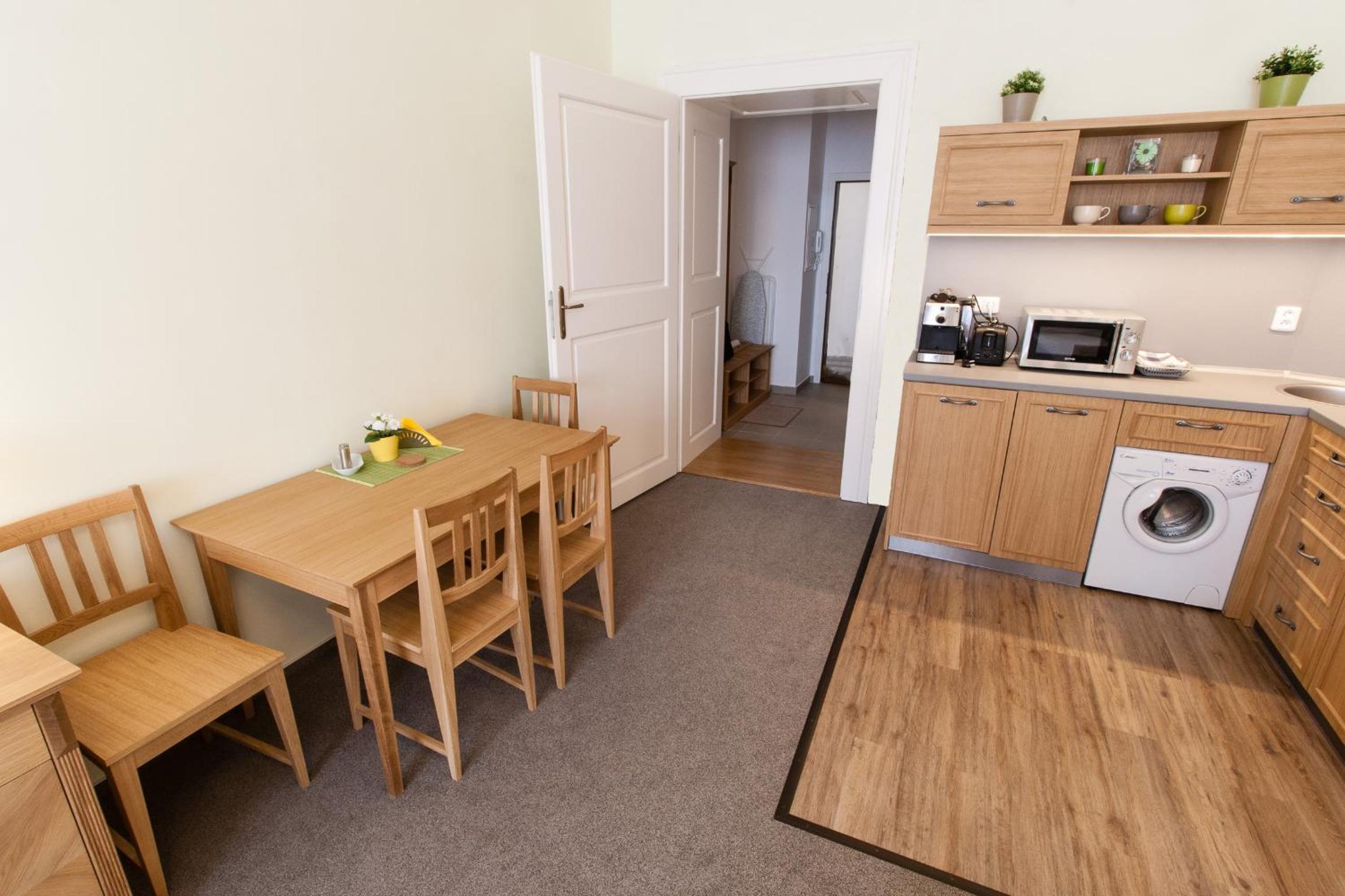 Karlova 25 Apartments