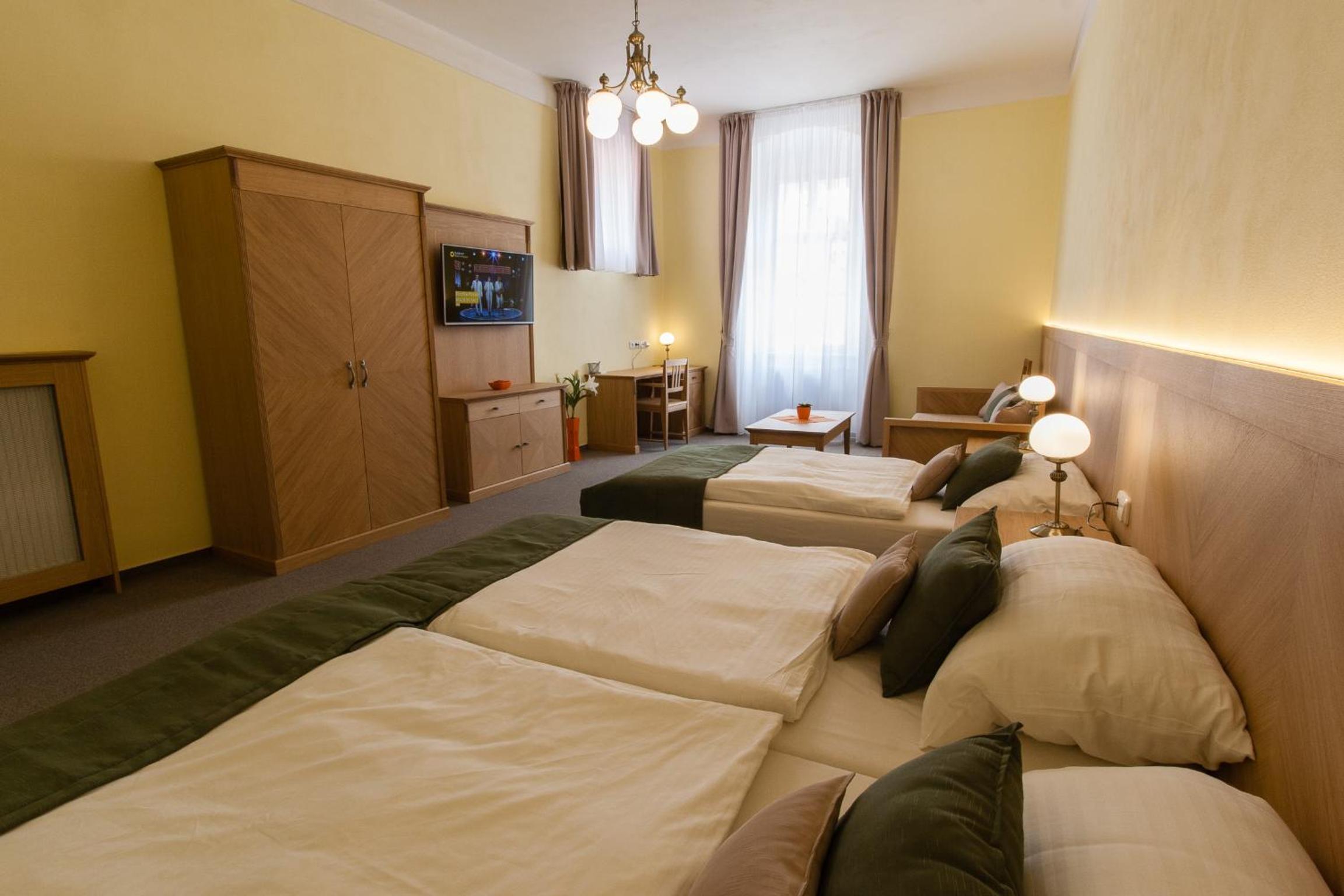 Karlova 25 Apartments