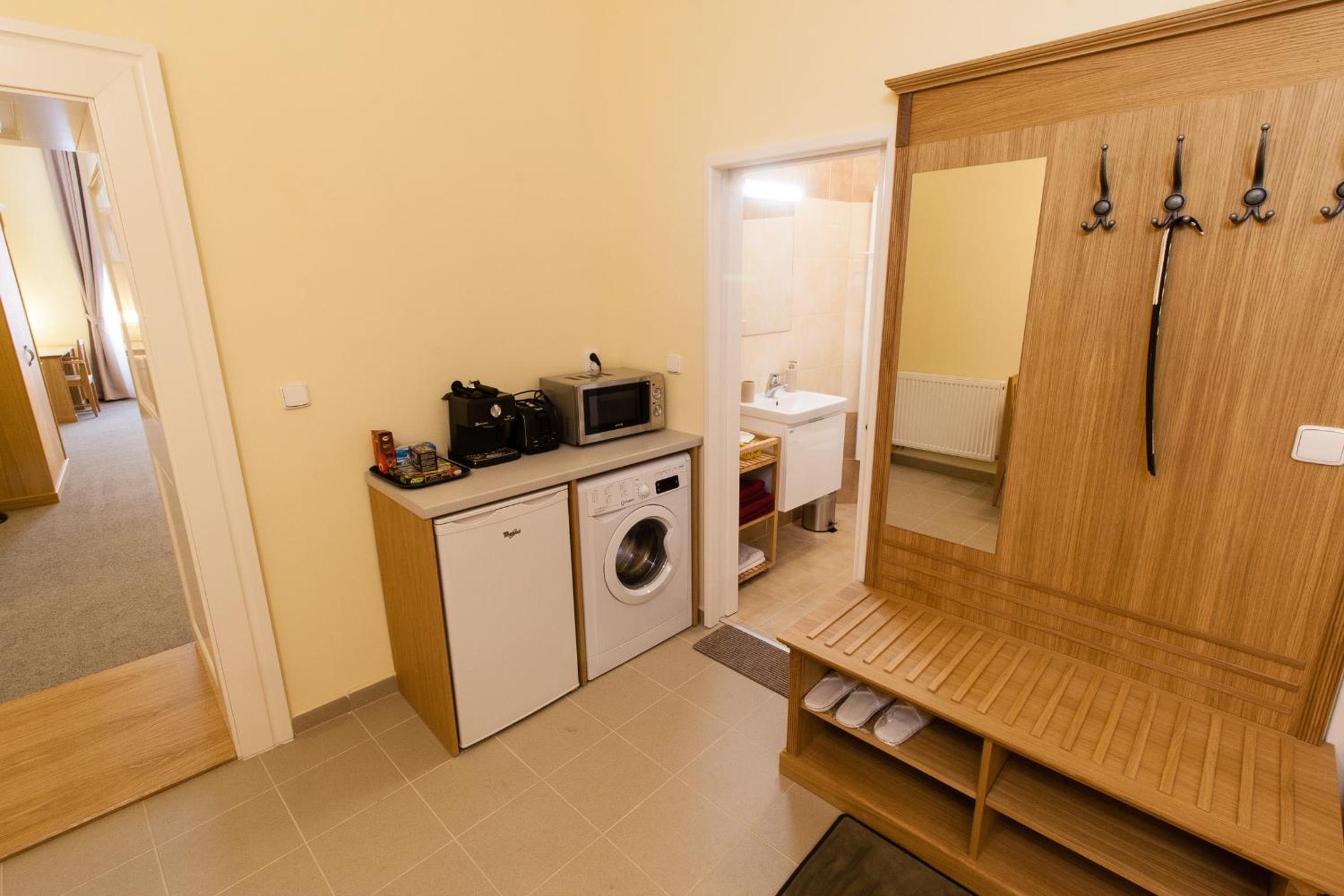 Karlova 25 Apartments