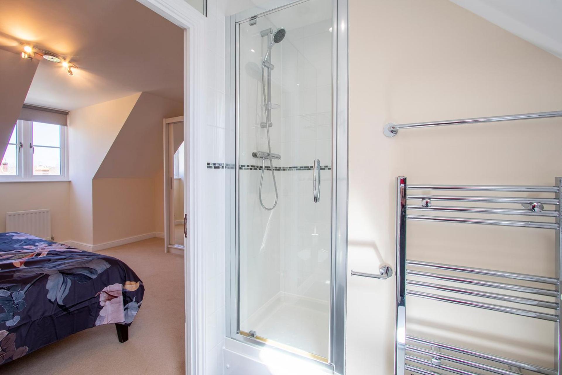 Luxury Central Home - Superking bed, secure FREE parking