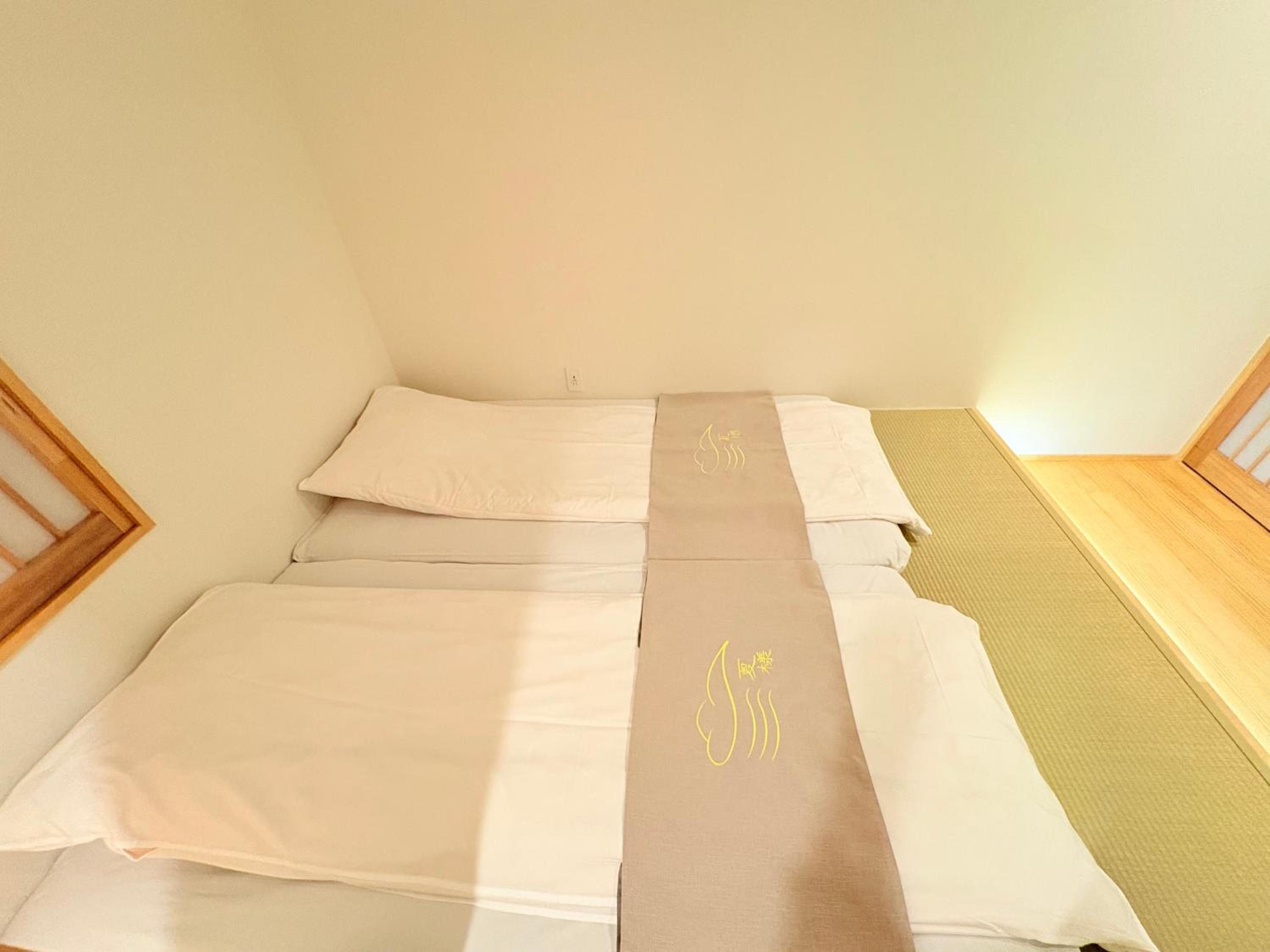夏様五条丹波口 Modern Kyoto Townhouse, Whole House