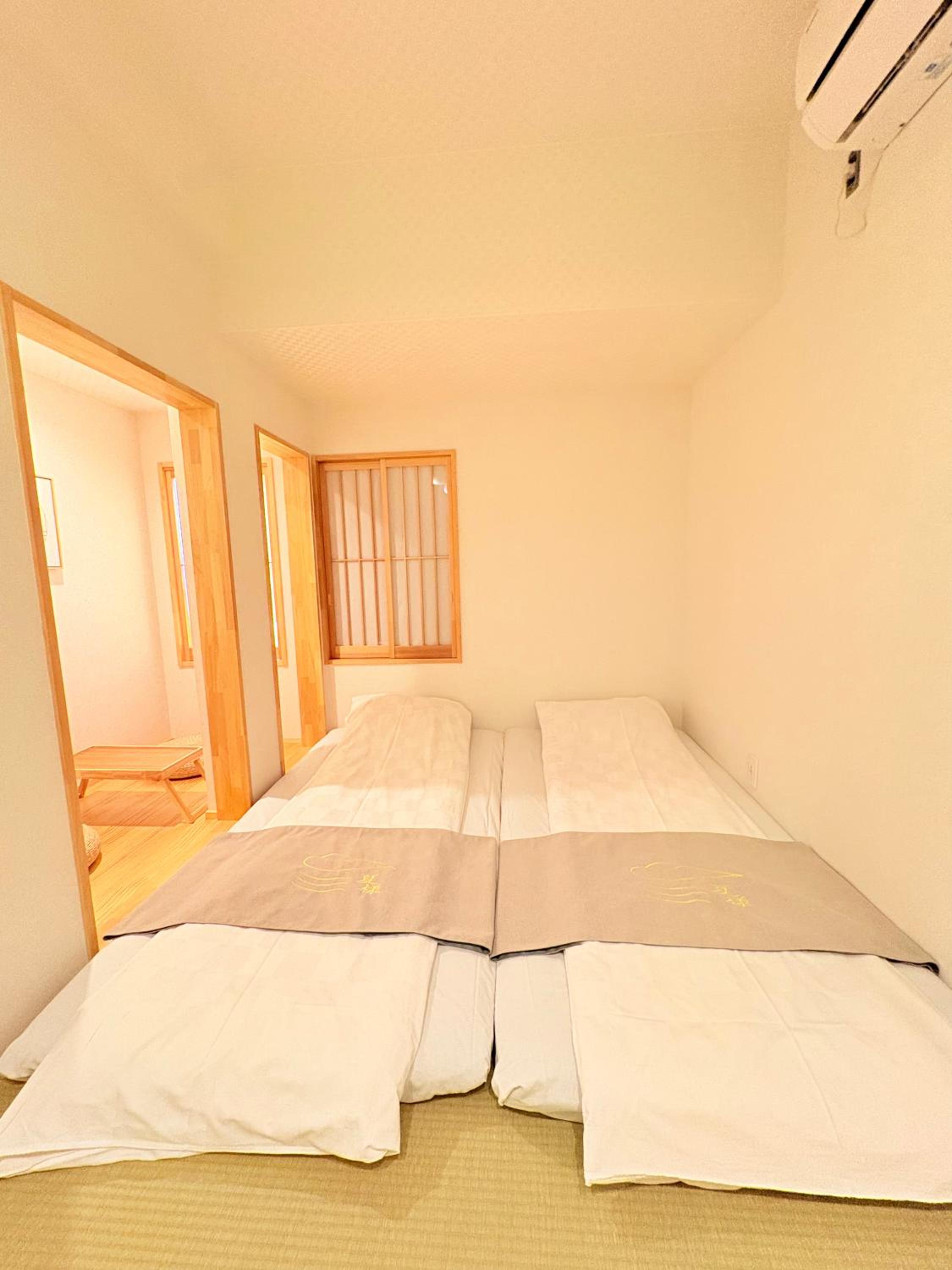 夏様五条丹波口 Modern Kyoto Townhouse, Whole House