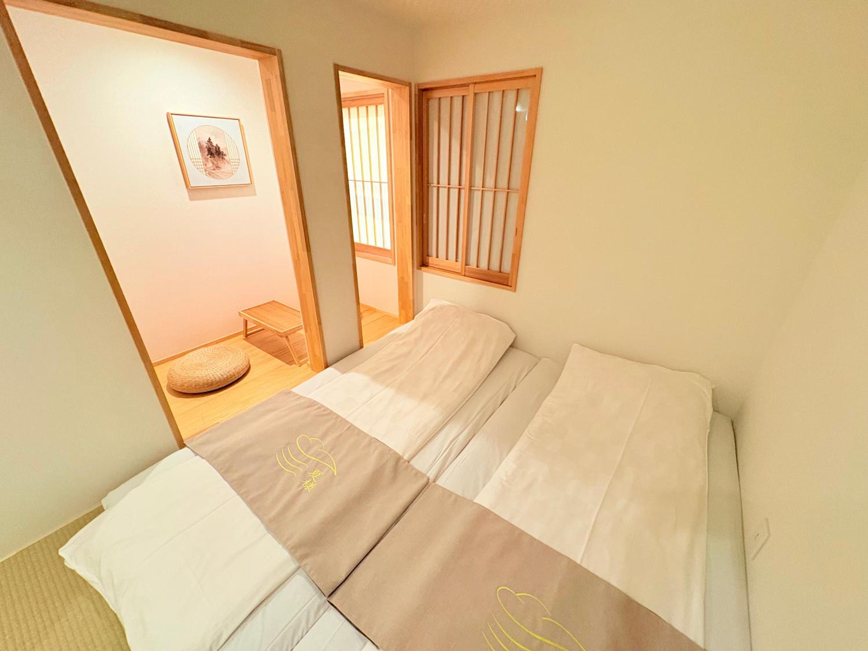 夏様五条丹波口 Modern Kyoto Townhouse, Whole House