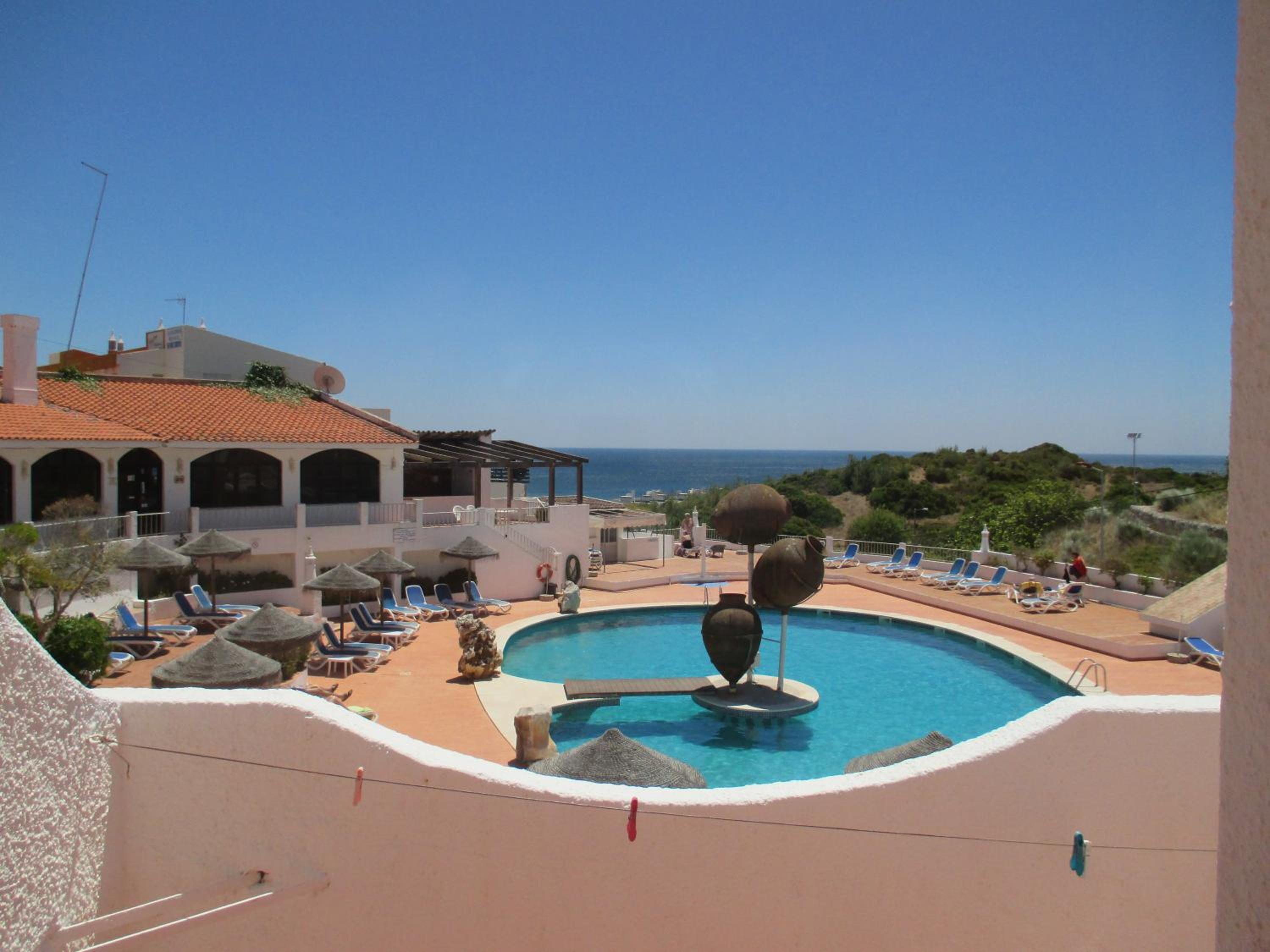 Apartamentos Salema Praia Club
