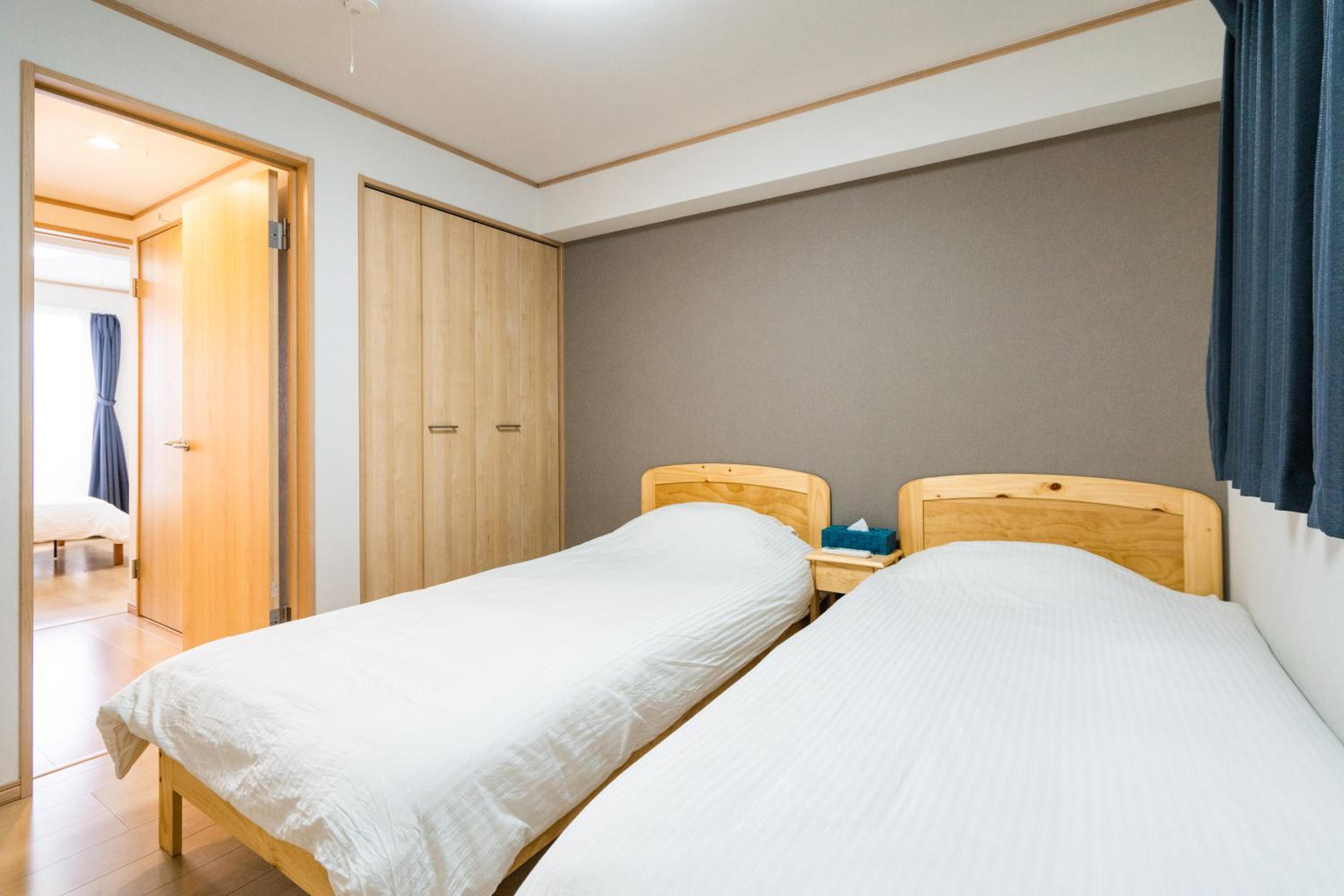 夏様二条南 6 min walk Nijo St, Entire private house, 3 bedrooms, Up to 6 guests, 2 toilets