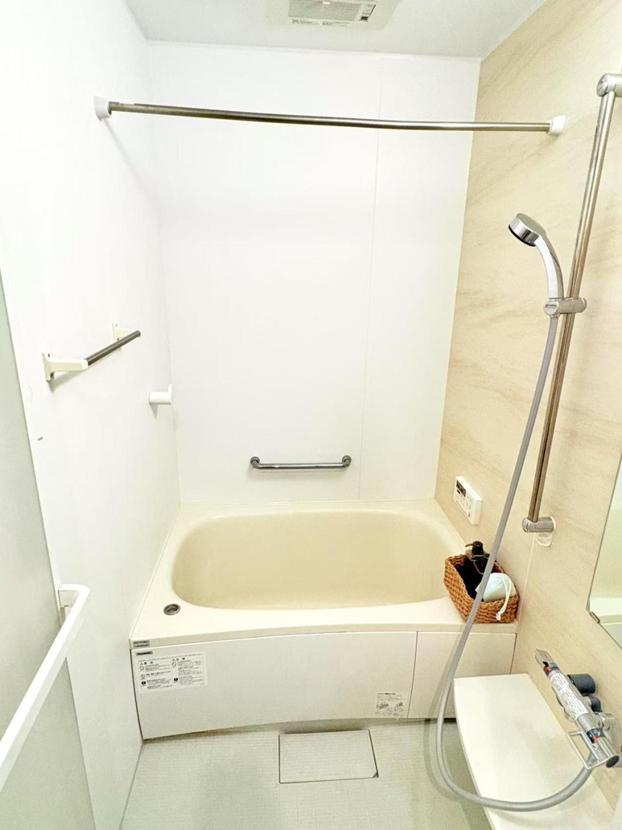 夏様二条南 6 min walk Nijo St, Entire private house, 3 bedrooms, Up to 6 guests, 2 toilets