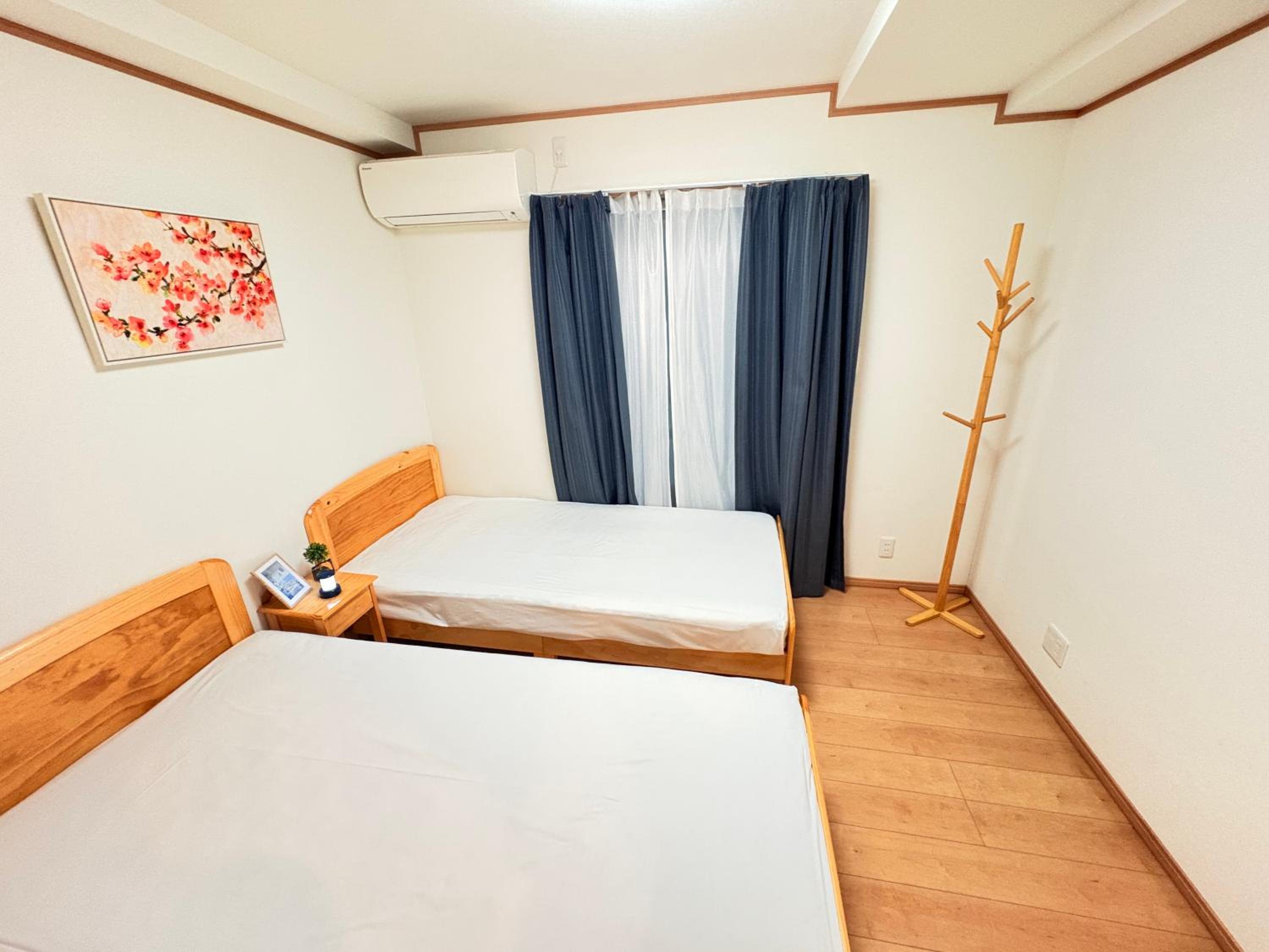夏様二条南 6 min walk Nijo St, Entire private house, 3 bedrooms, Up to 6 guests, 2 toilets