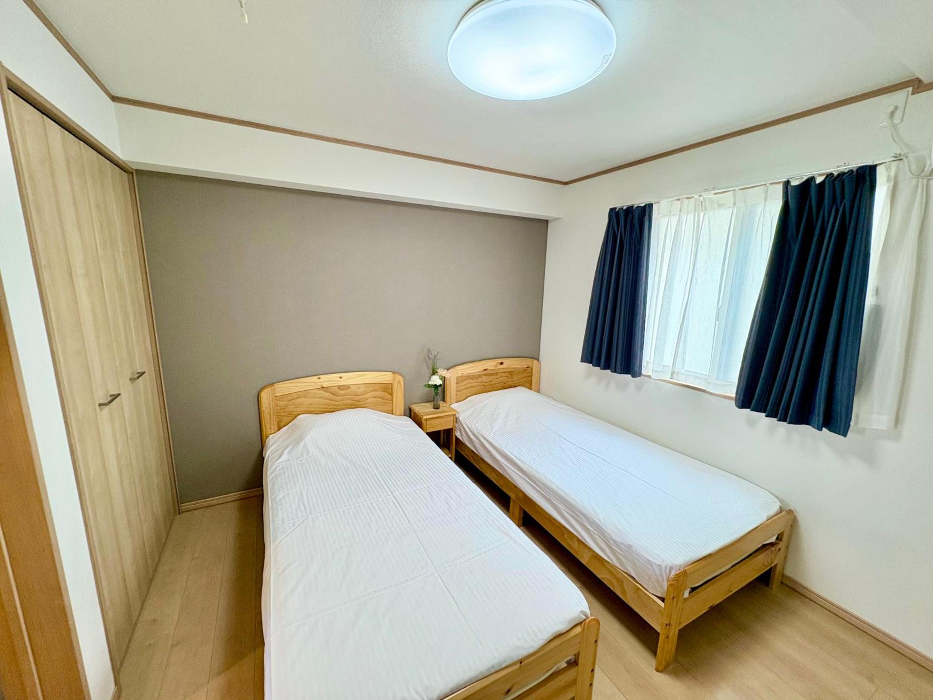 夏様二条南 6 min walk Nijo St, Entire private house, 3 bedrooms, Up to 6 guests, 2 toilets
