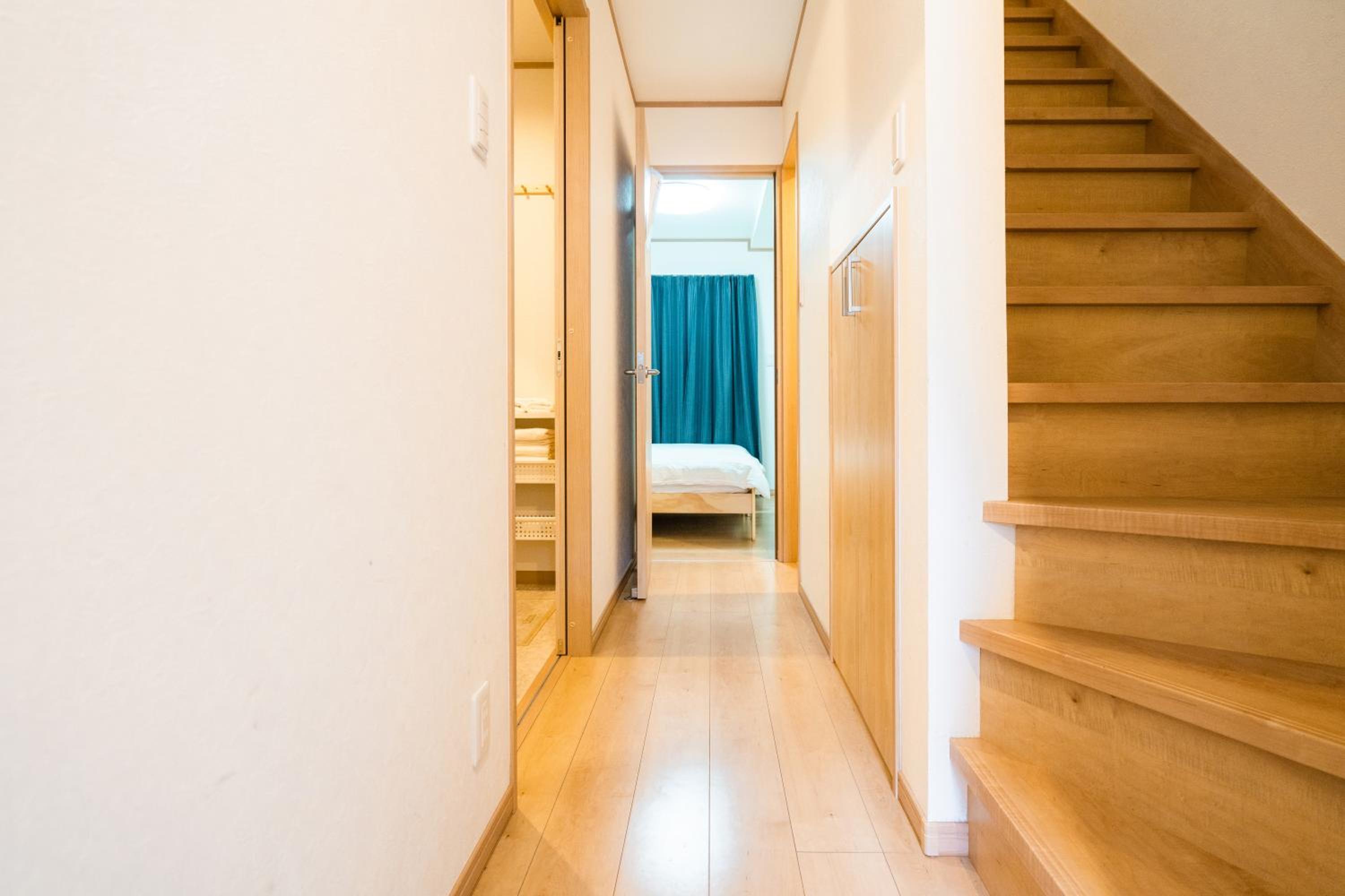 夏様二条南 6 min walk Nijo St, Entire private house, 3 bedrooms, Up to 6 guests, 2 toilets
