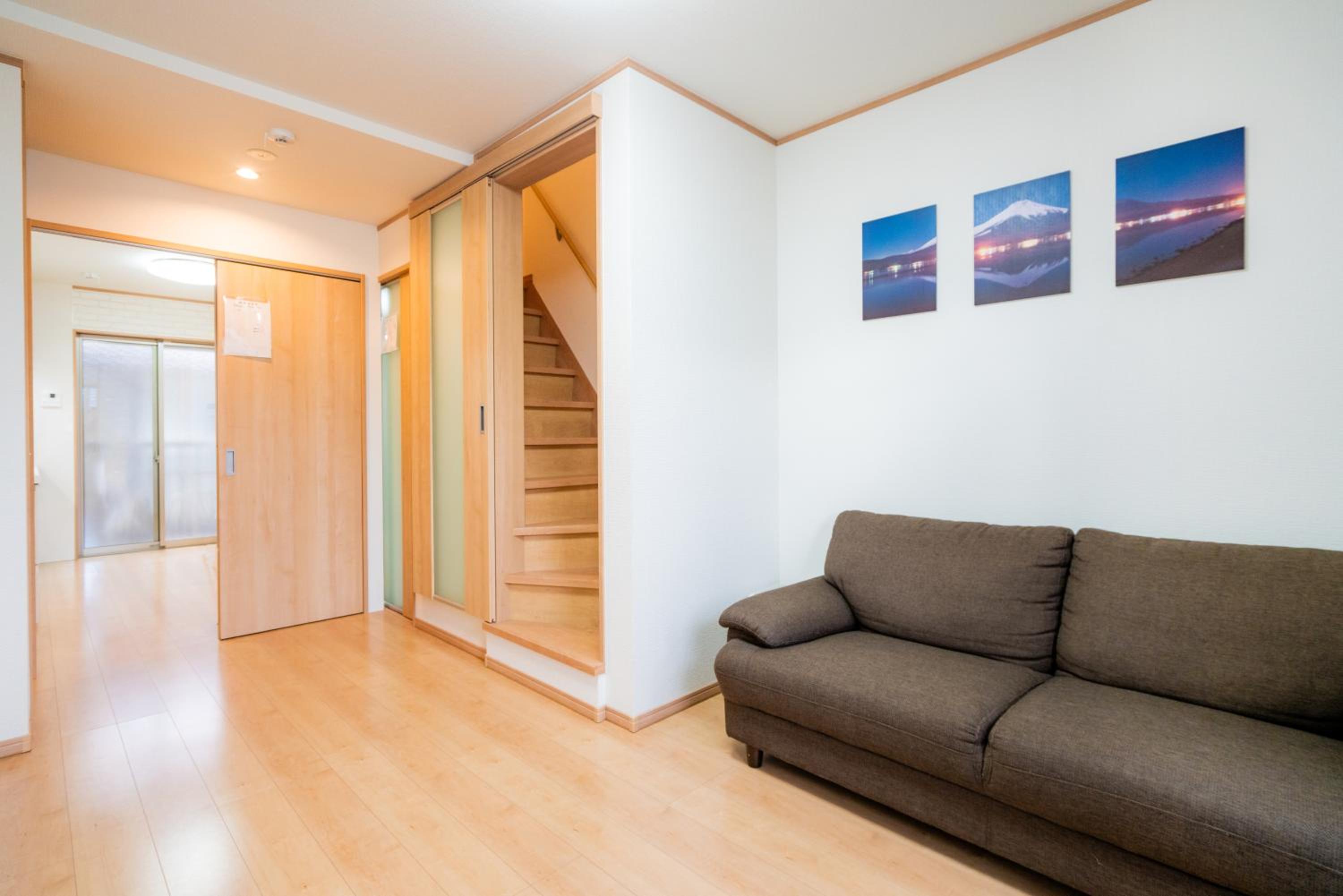 夏様二条南 6 min walk Nijo St, Entire private house, 3 bedrooms, Up to 6 guests, 2 toilets