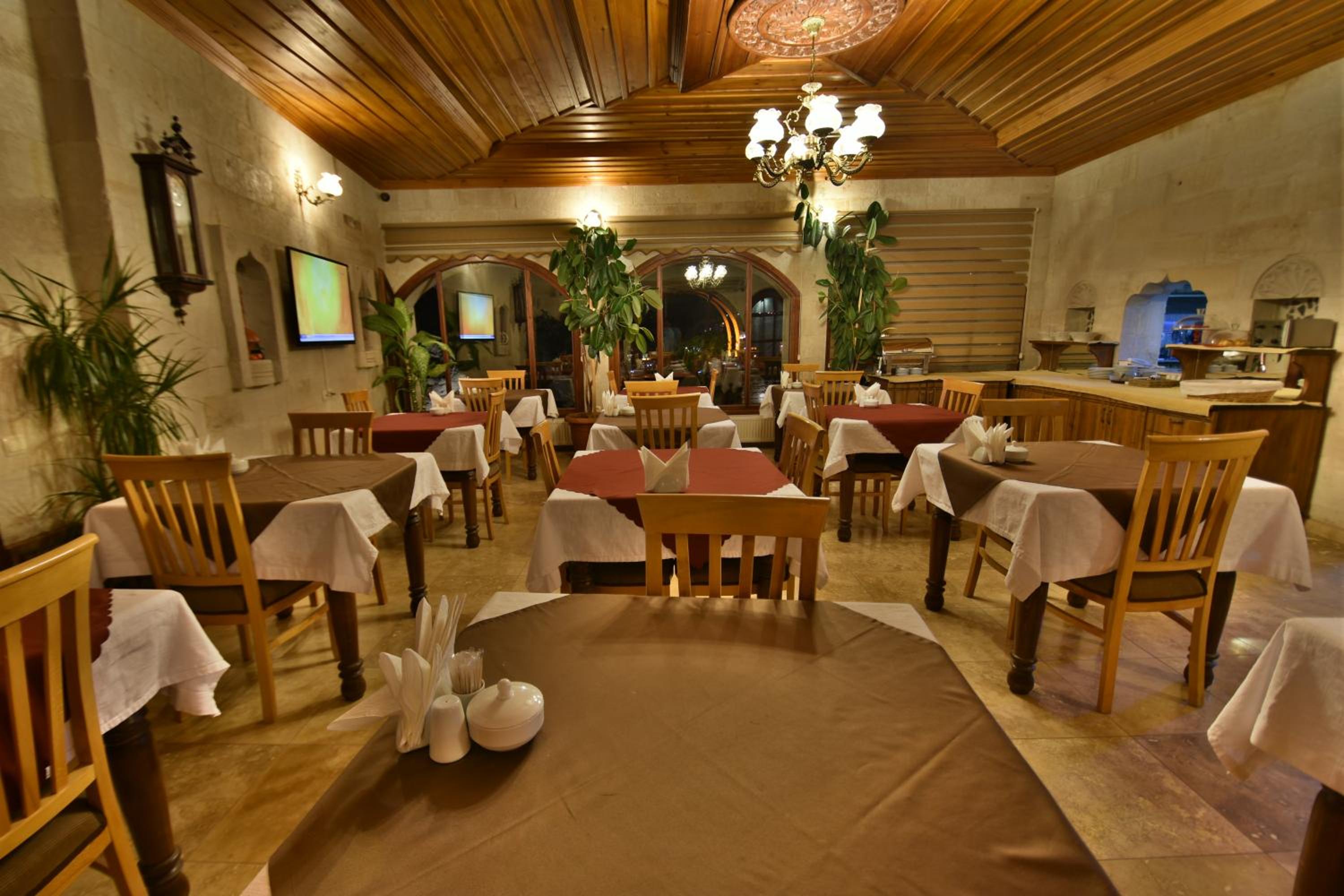 Harman Cave Hotel - Image 118