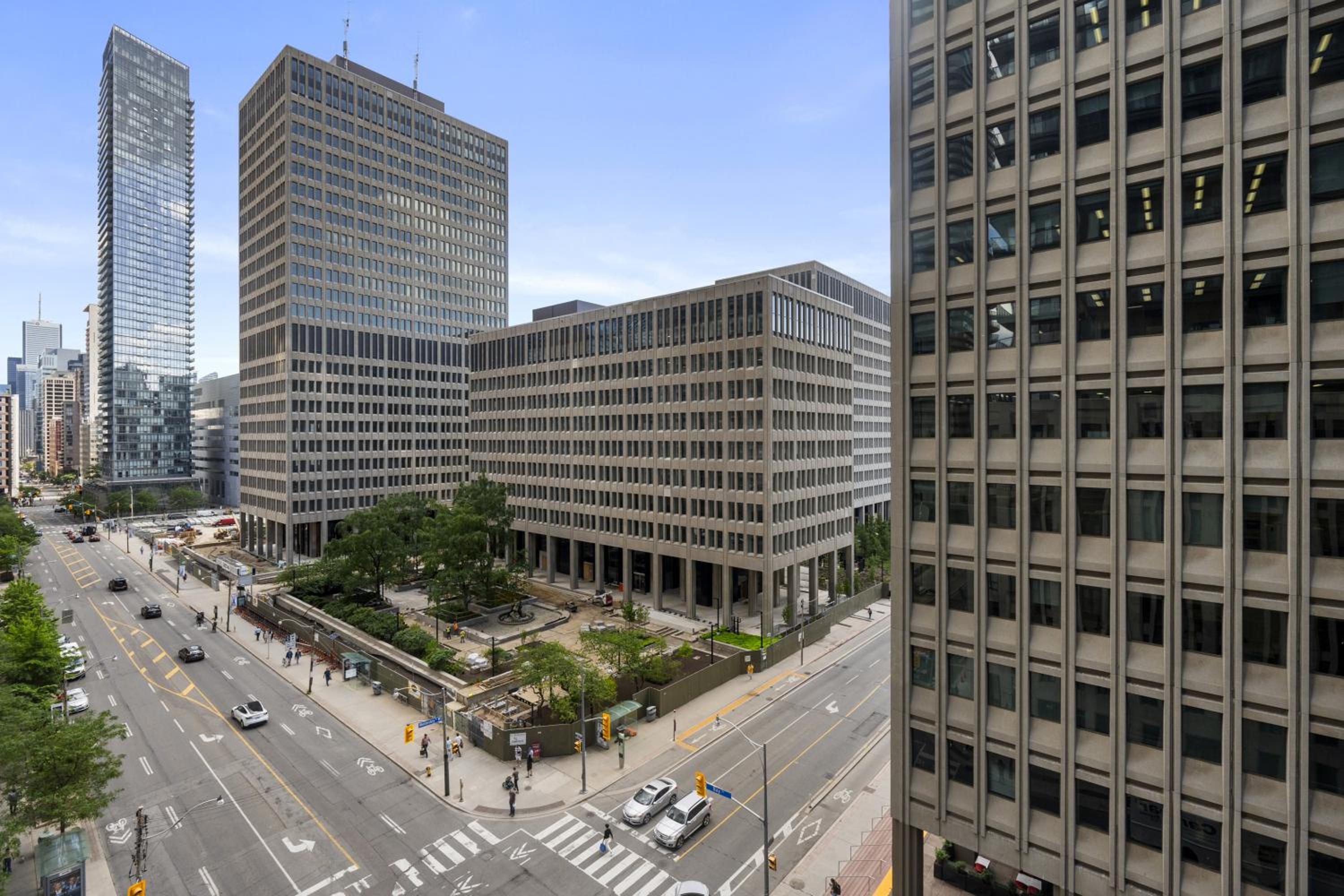 Modern 1Bd & Den in Downtown Toronto