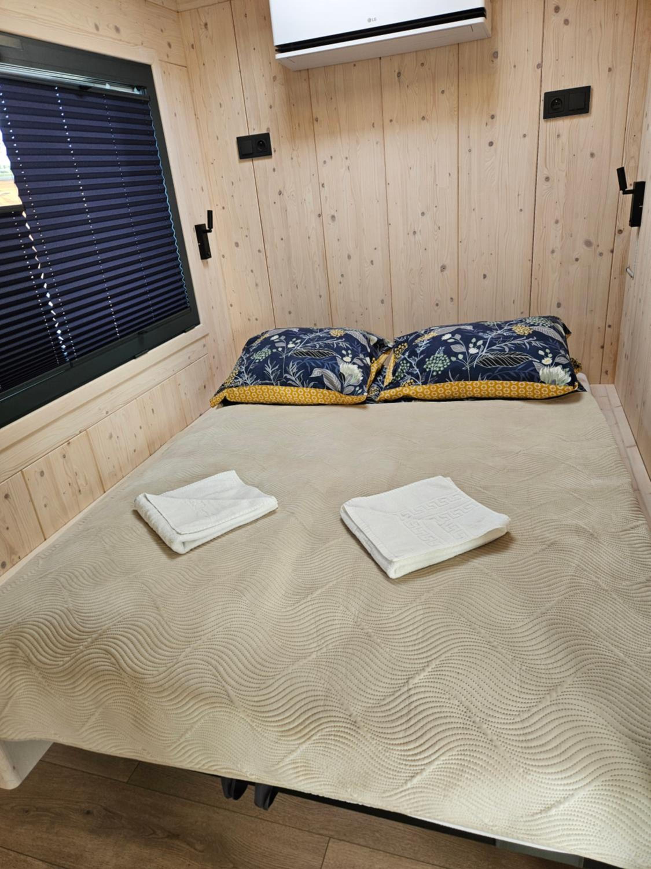 Domki na wodzie, Apartamenty, Houseboat, Jezioro Bukowo, Mierzeja 