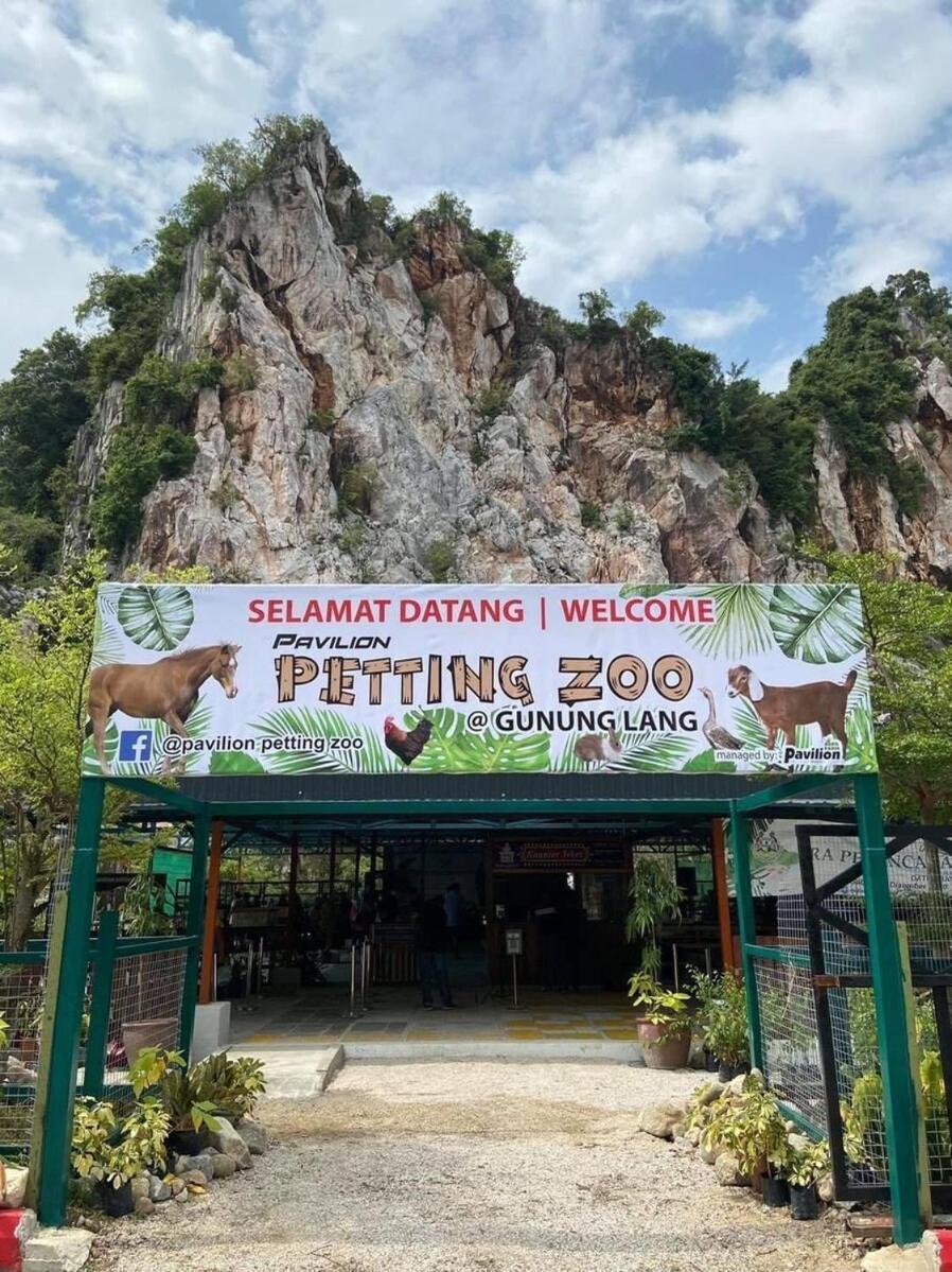 Waterfall Guesthouse 4R3B 12pax 3Car KTV BBQ Pool table