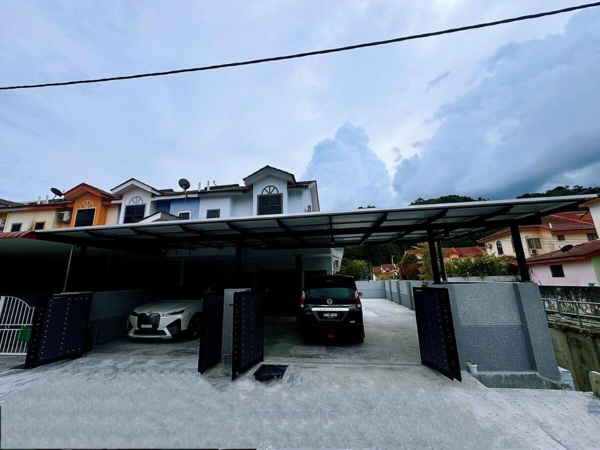 Waterfall Guesthouse 4R3B 12pax 3Car KTV BBQ Pool table