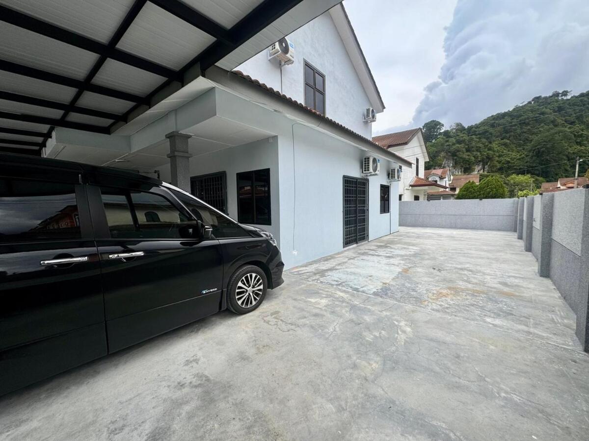 Waterfall Guesthouse 4R3B 12pax 3Car KTV BBQ Pool table