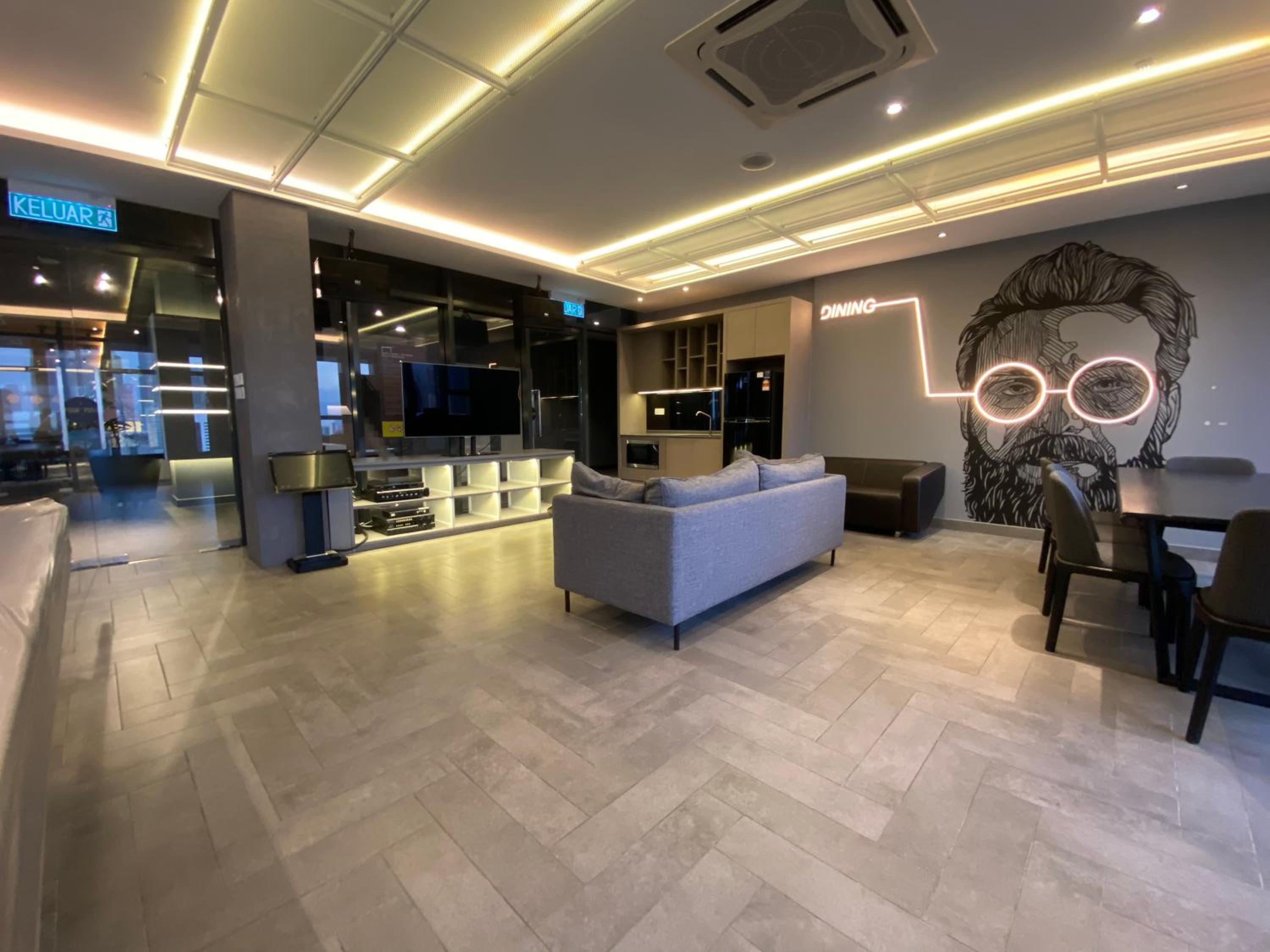 Ceylonz Suites by Stayla