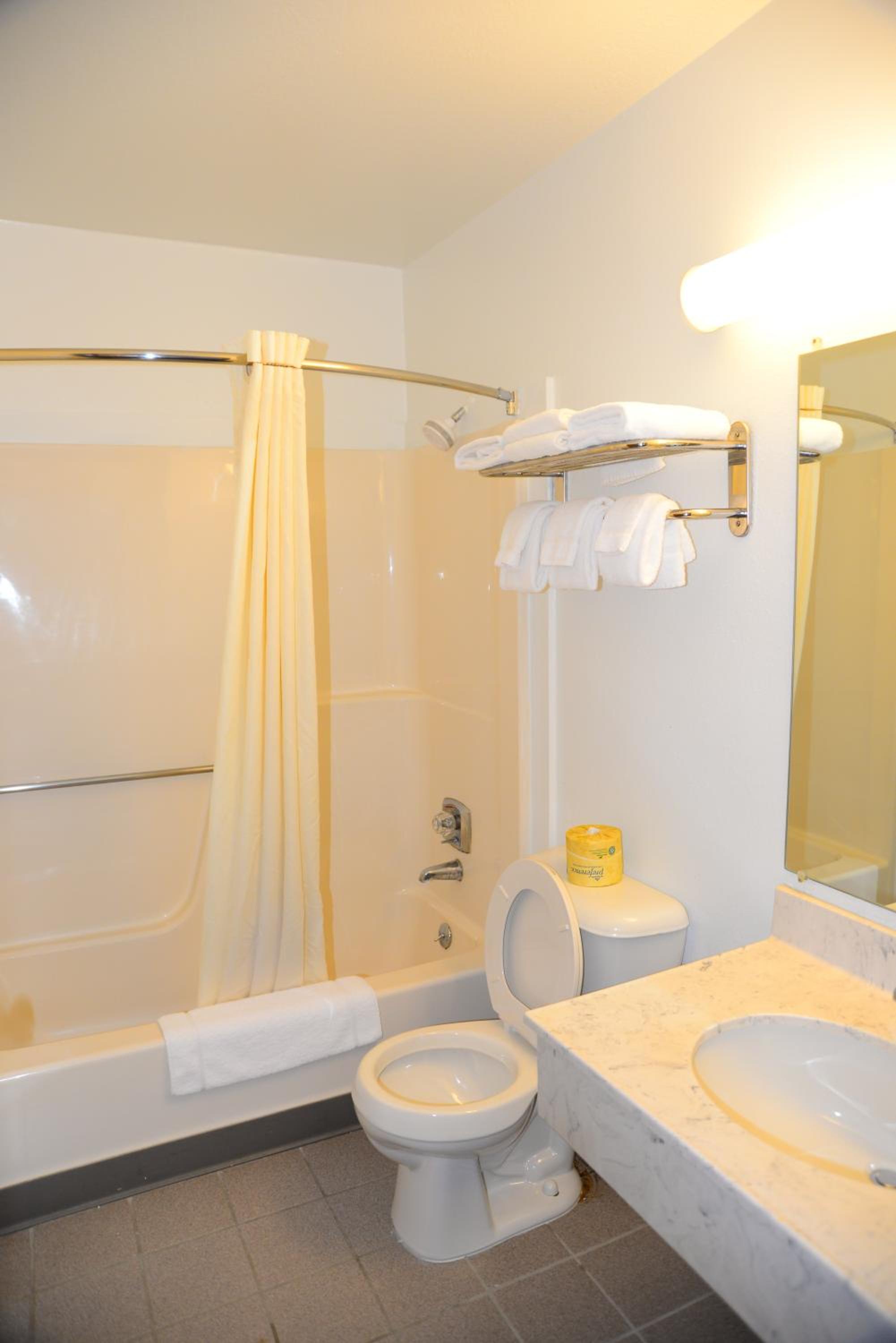 Gillette Vacations - Budget Inn Express - Property Image 11