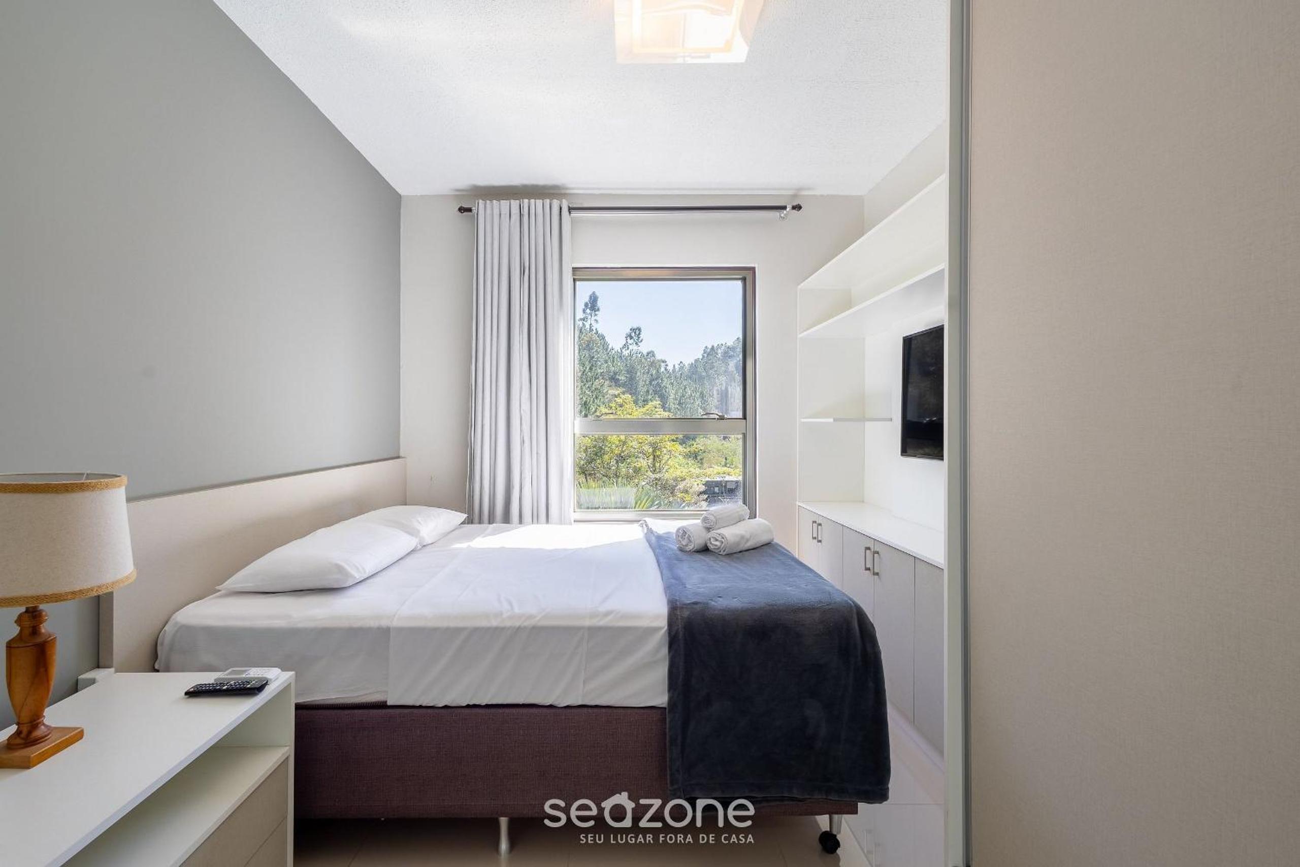 Beautiful Apartment in Building with Pool MPB0034