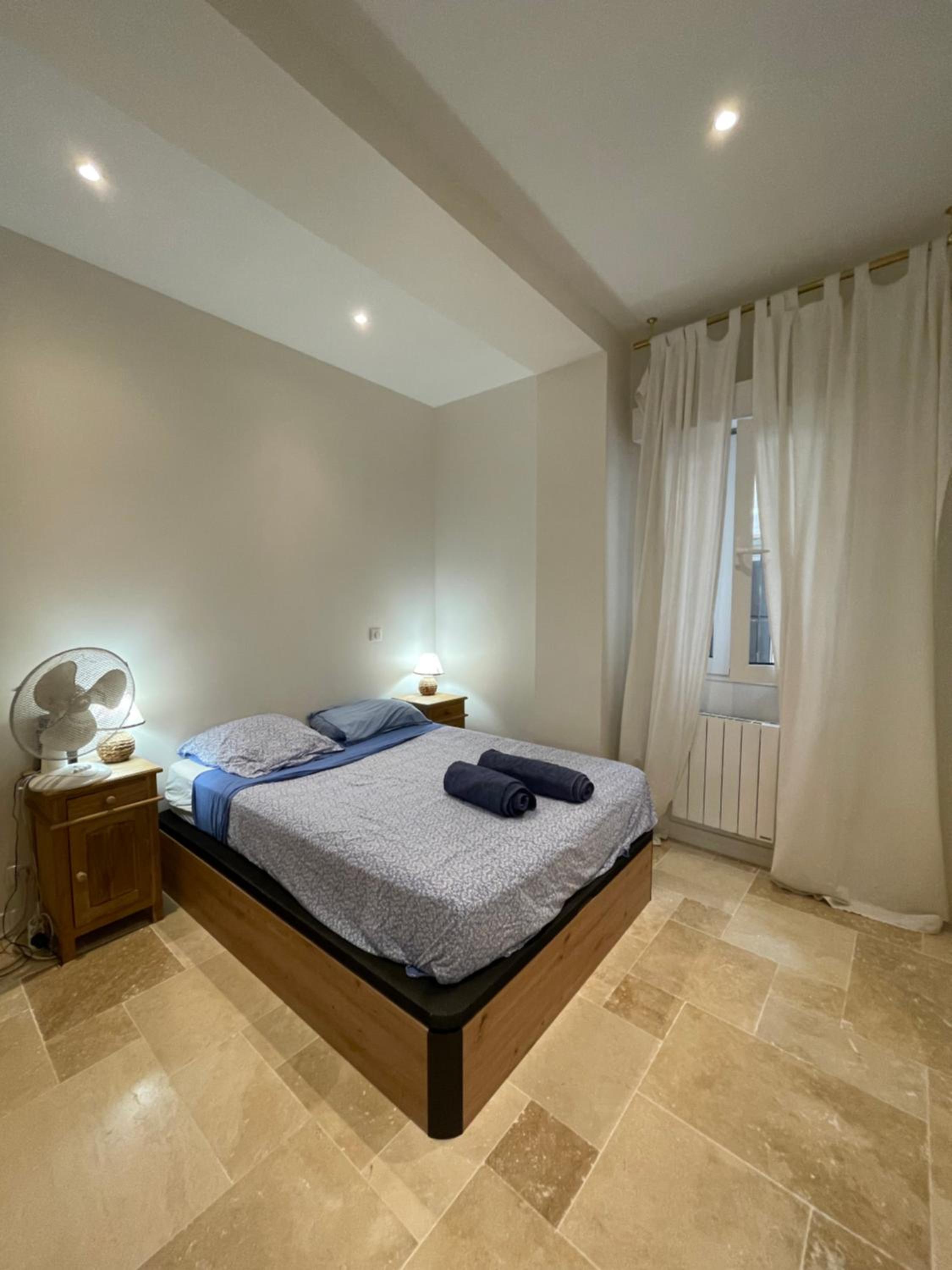 Appartement RDC avec cour privée - Narbonne Les Halles Centre Historique