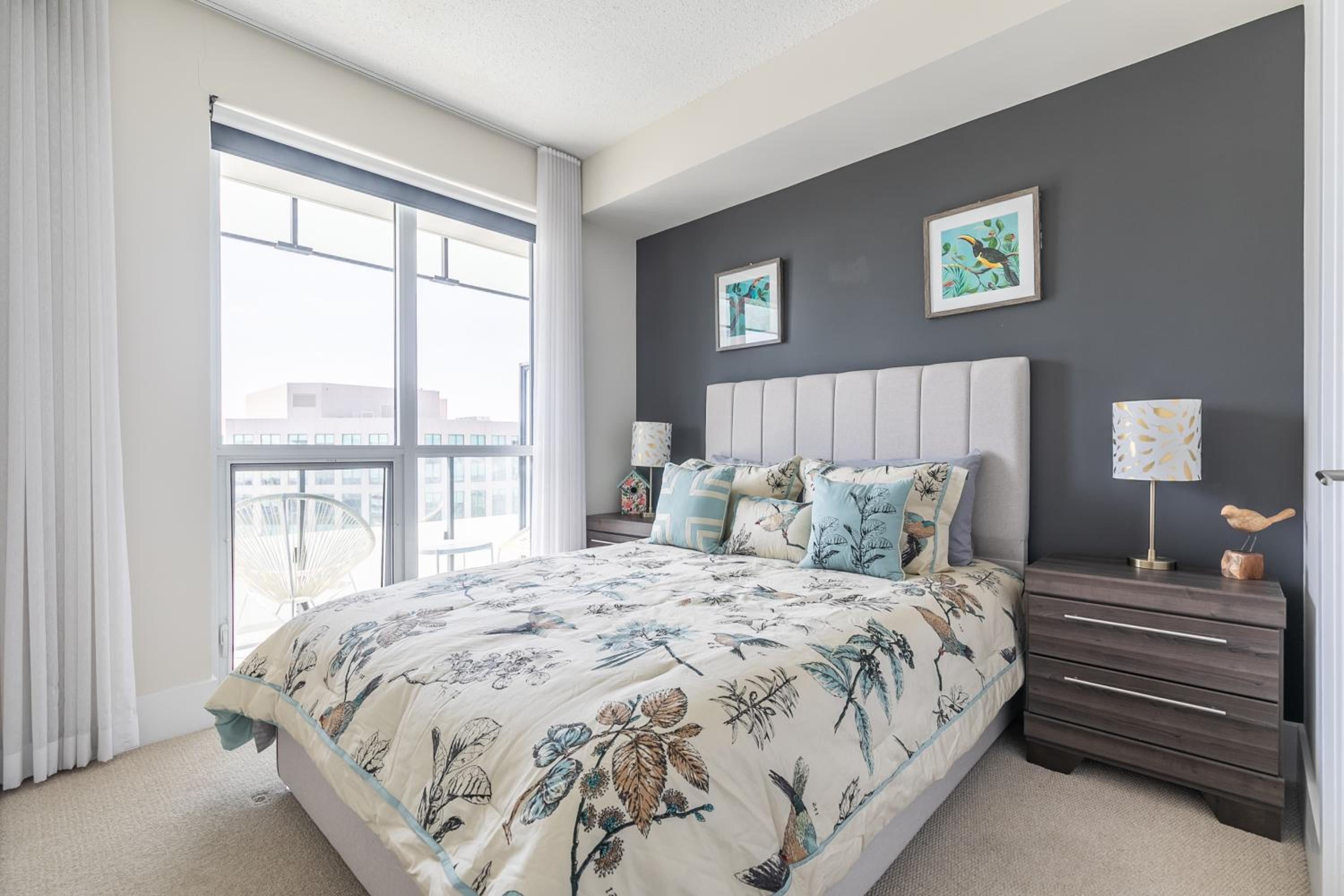 Paradise Birds 1 Bedroom in Downtown