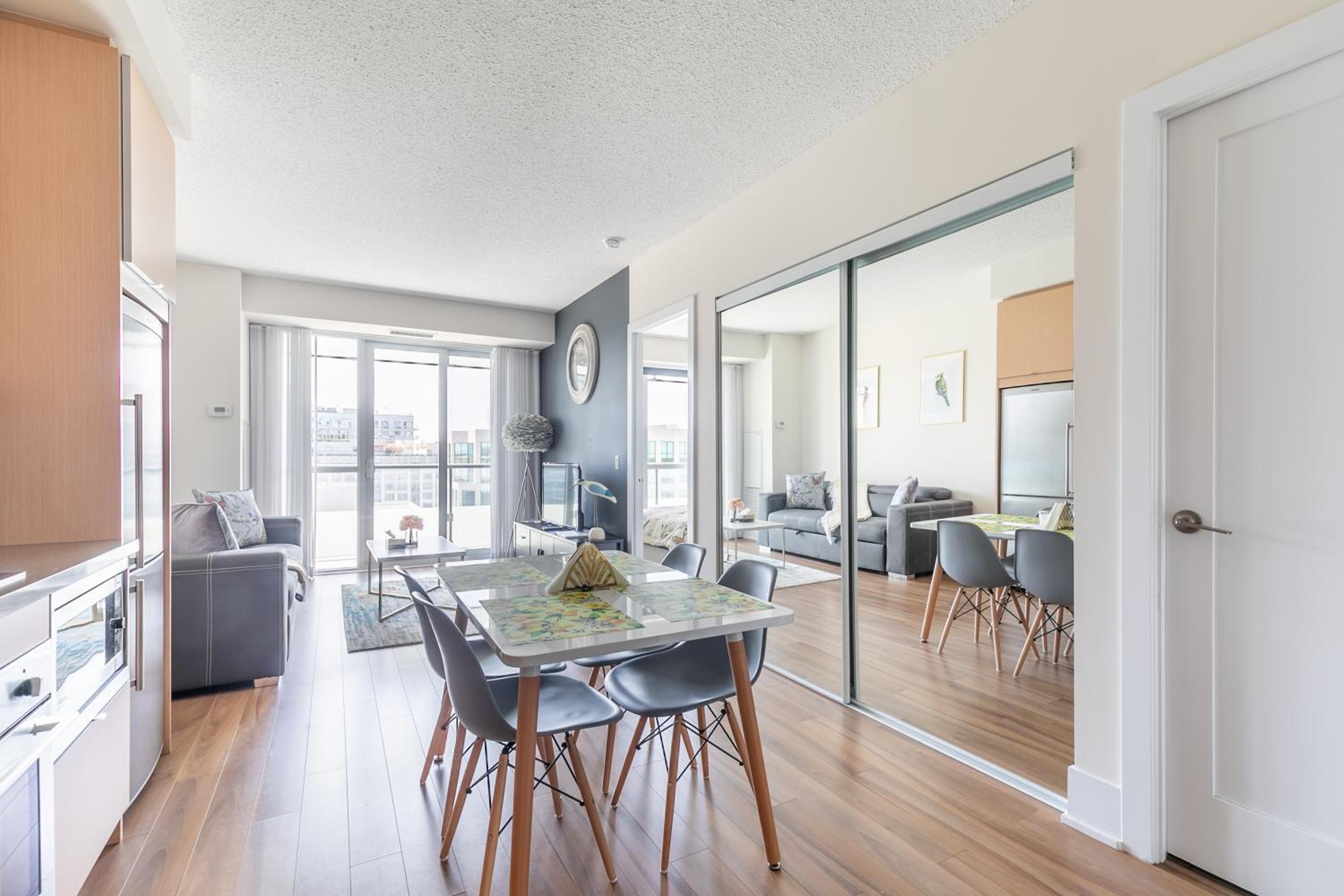 Paradise Birds 1 Bedroom in Downtown