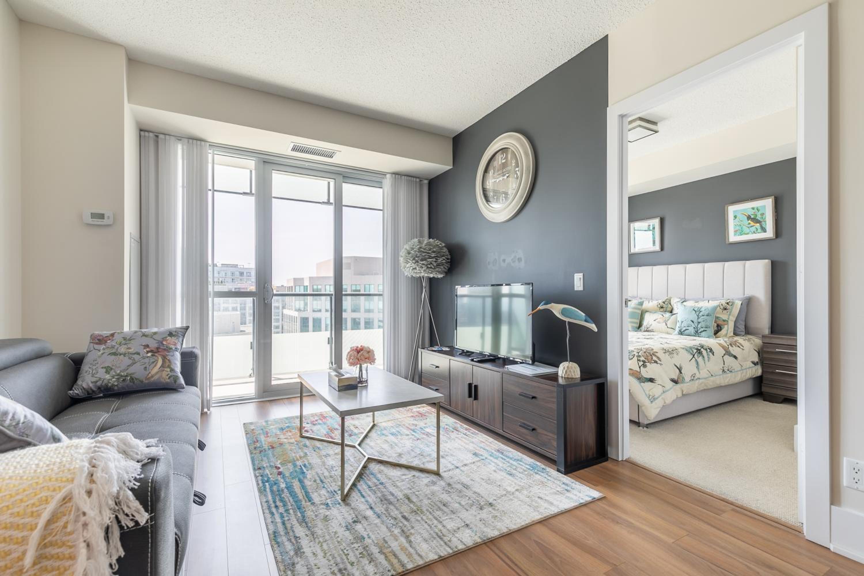 Paradise Birds 1 Bedroom in Downtown