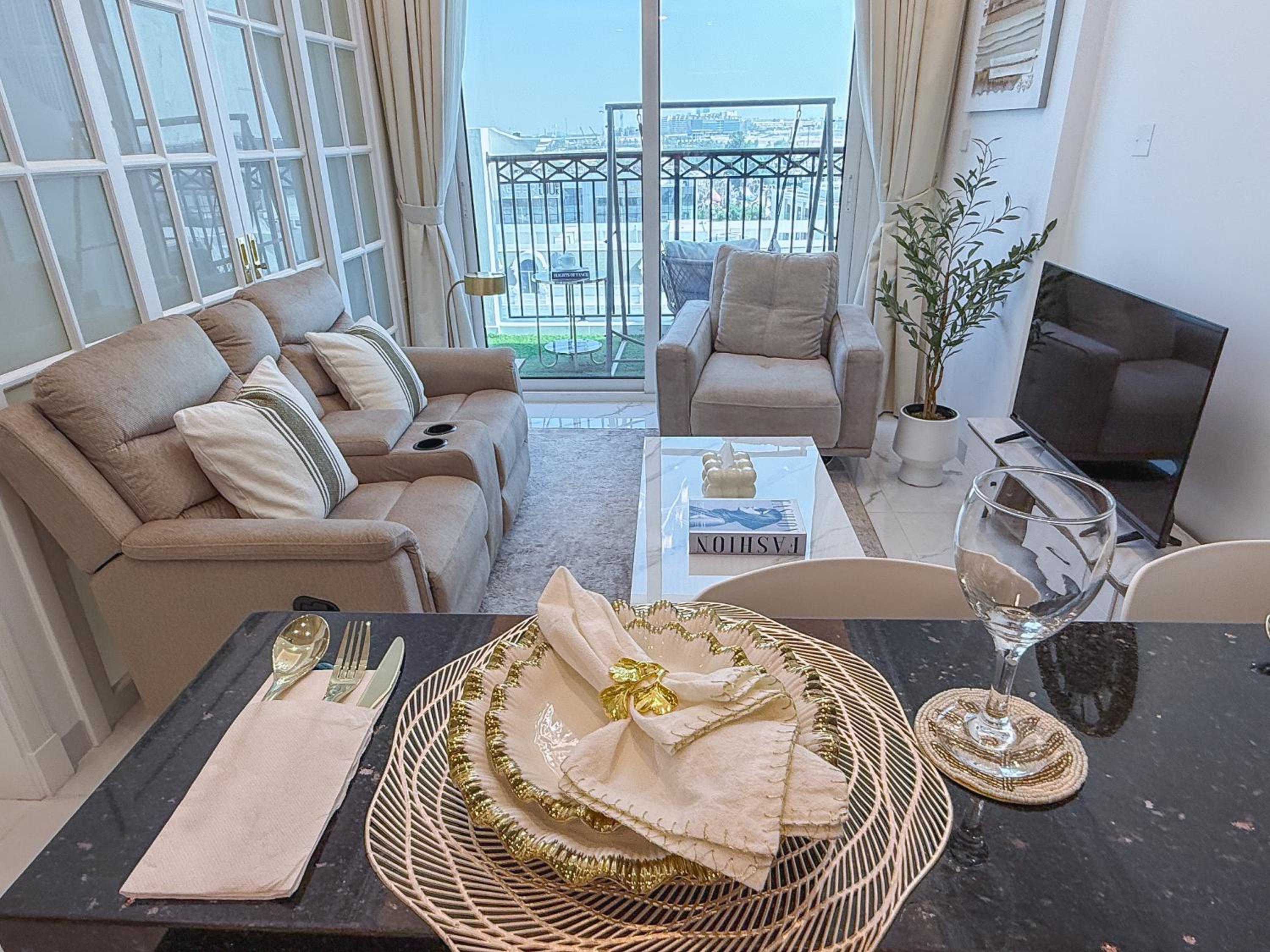 1BR Lagoon View Luxury Spa Retreat near Miracle Garden